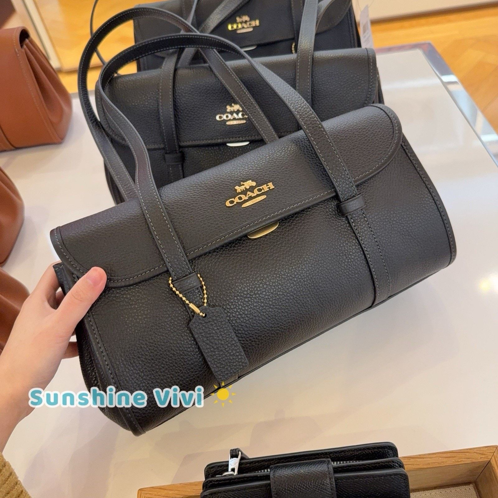 Coach NWT Coach Bridget Flap Shoulder Bag CDB04 Gold Black leather Size ONE SIZE - 5 Thumbnail