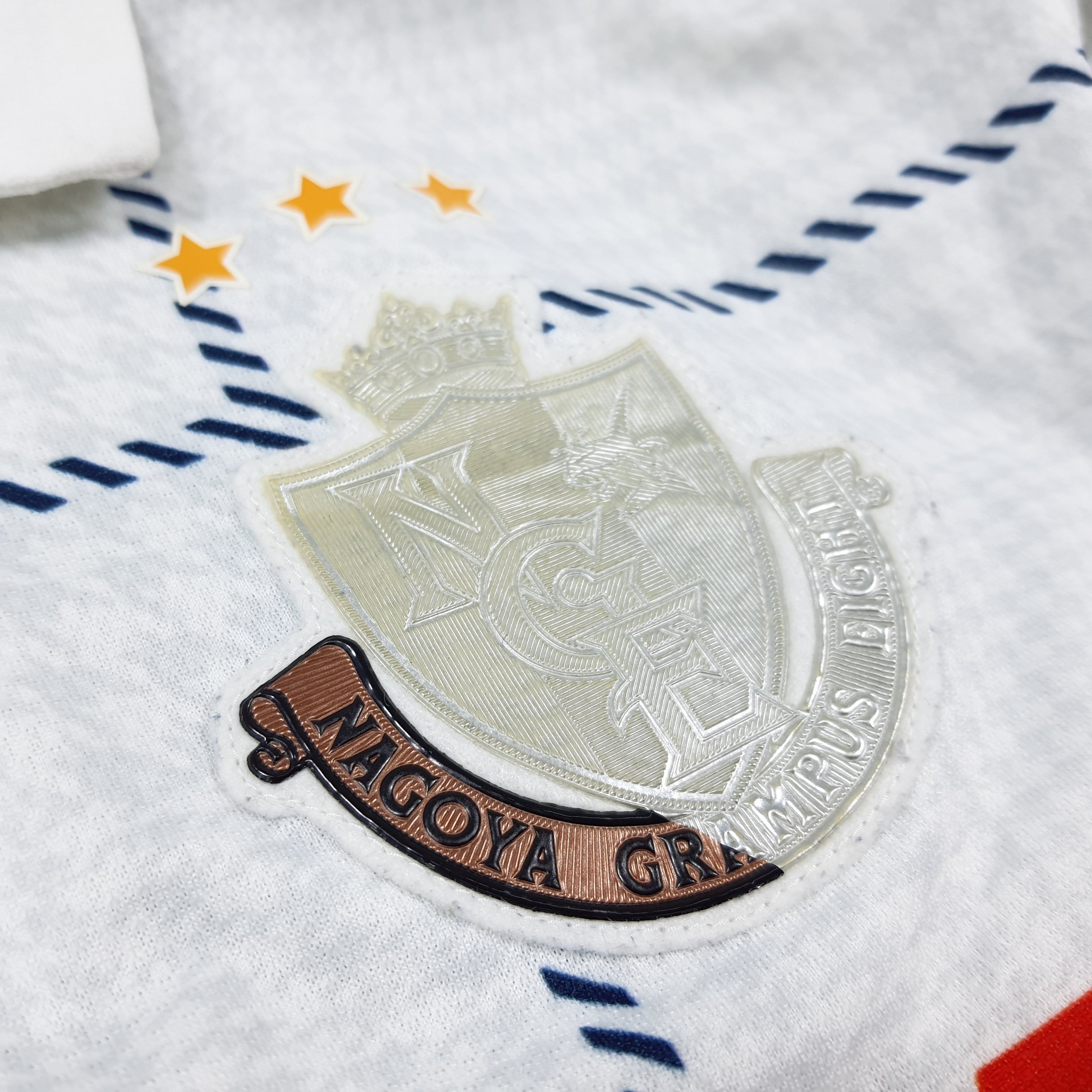 Mizuno Vintage Nagoya Grampus Eight J-League Away Jersey C285N56 Size US M / EU 48-50 / 2 - 10 Thumbnail