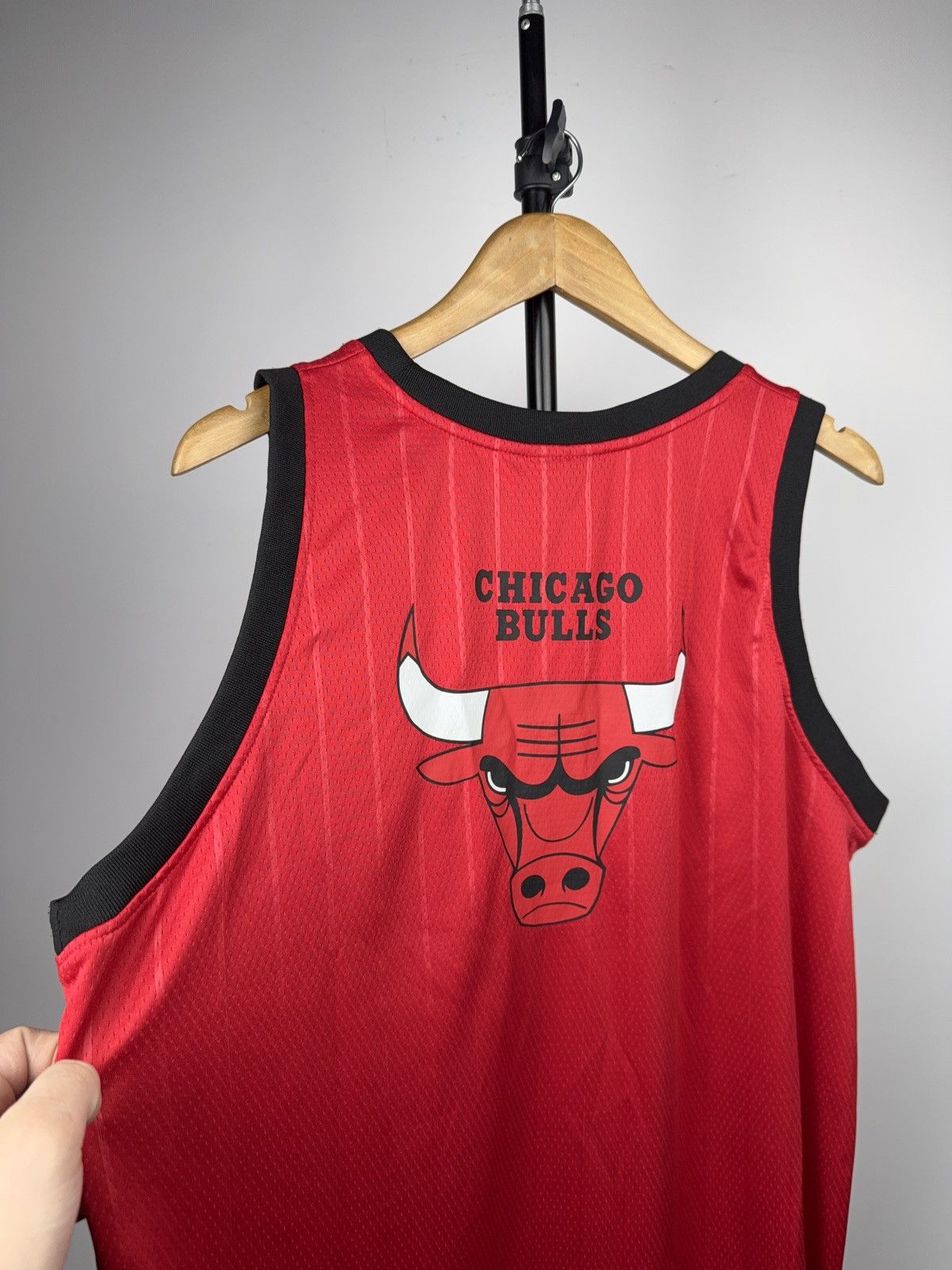 NBA 00s NBA Chicago Bulls Mesh Basketball Jersey tank top Size US L / EU 52-54 / 3 - 7 Thumbnail