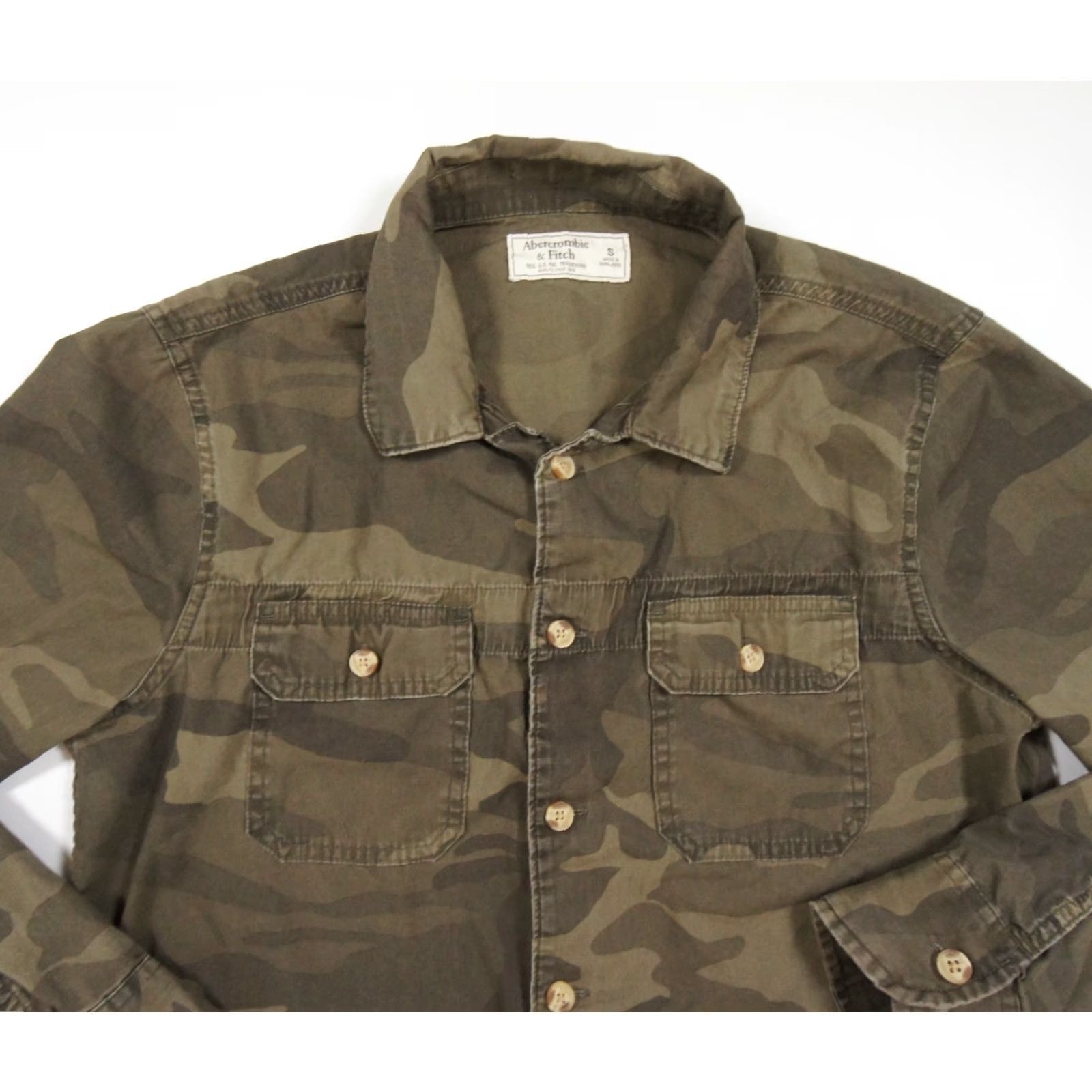 Abercrombie & Fitch Abercrombie & Fitch Shirt Mens Small Green Camouflage Button Down Military Army Size US S / EU 44-46 / 1 - 2 Thumbnail