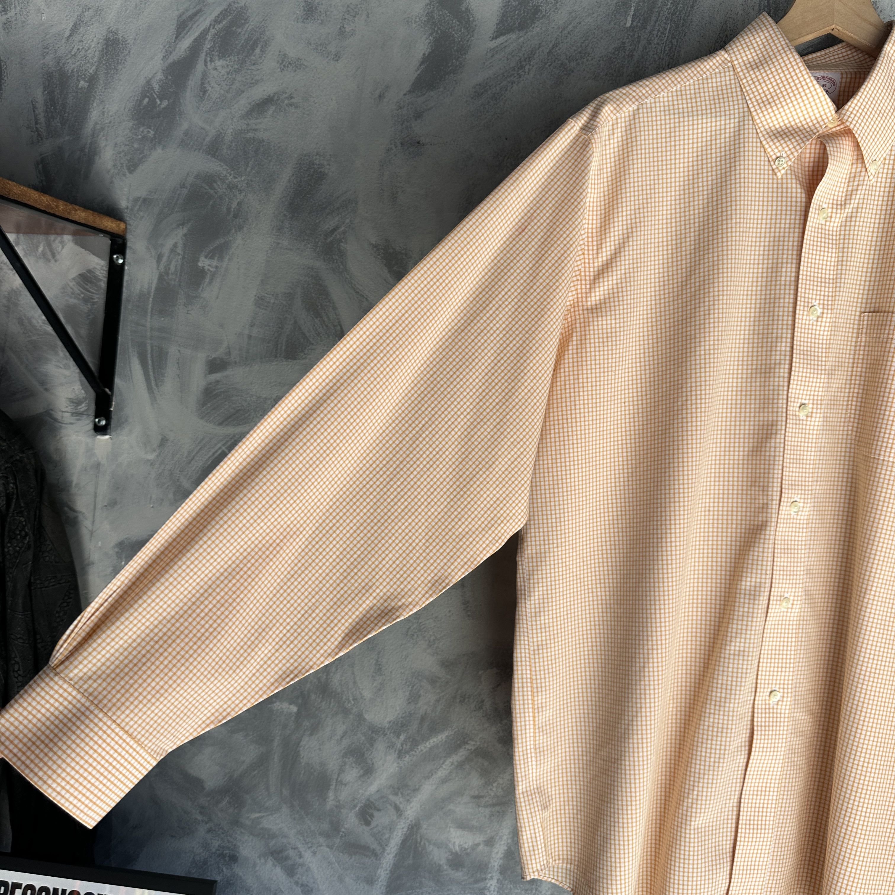 Brooks Brothers Brooks Brothers Button Down Shirt 16-35 Large Peach Gingham Size US L / EU 52-54 / 3 - 2 Thumbnail