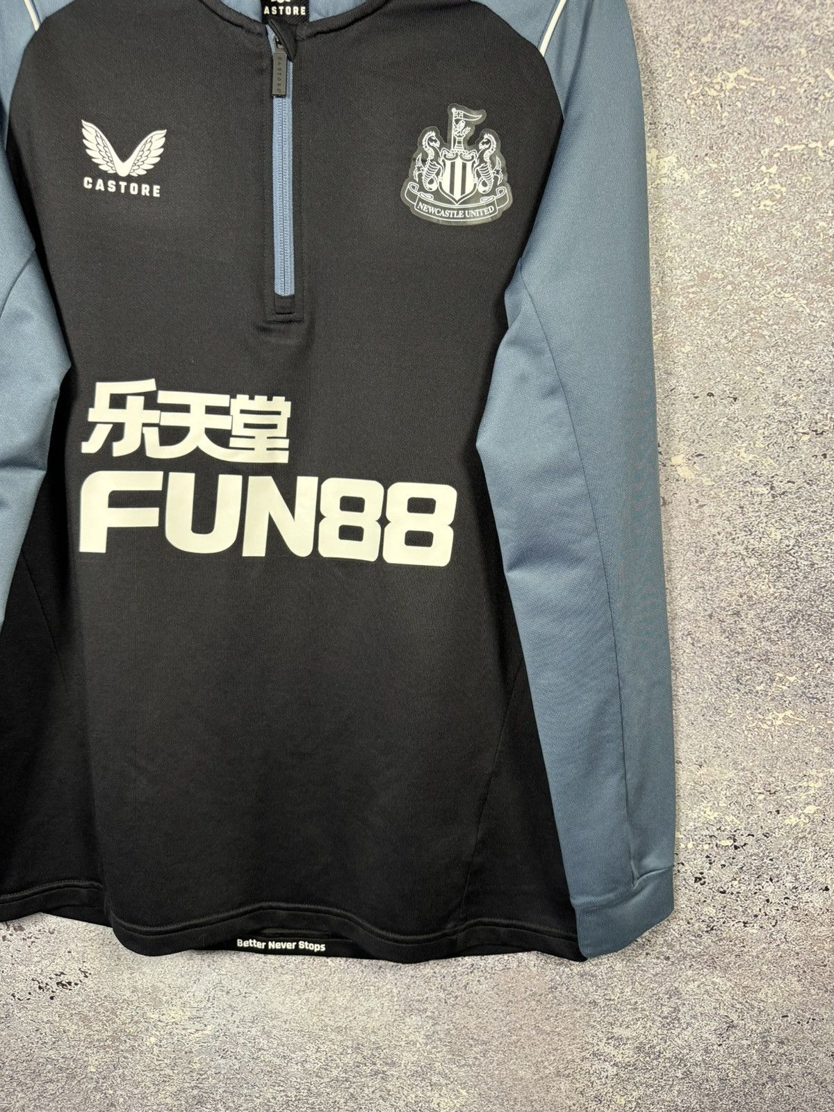 Castore × Vintage Newcastle United 2022/23 Castore Training Zip Sweatshirt Size US S / EU 44-46 / 1 - 5 Thumbnail