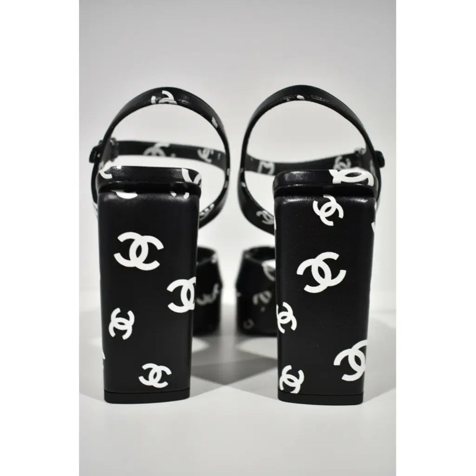 Chanel Chanel 22S Black White Lambskin CC Logo Platform Strap Size US 9 / IT 39 - 10 Thumbnail