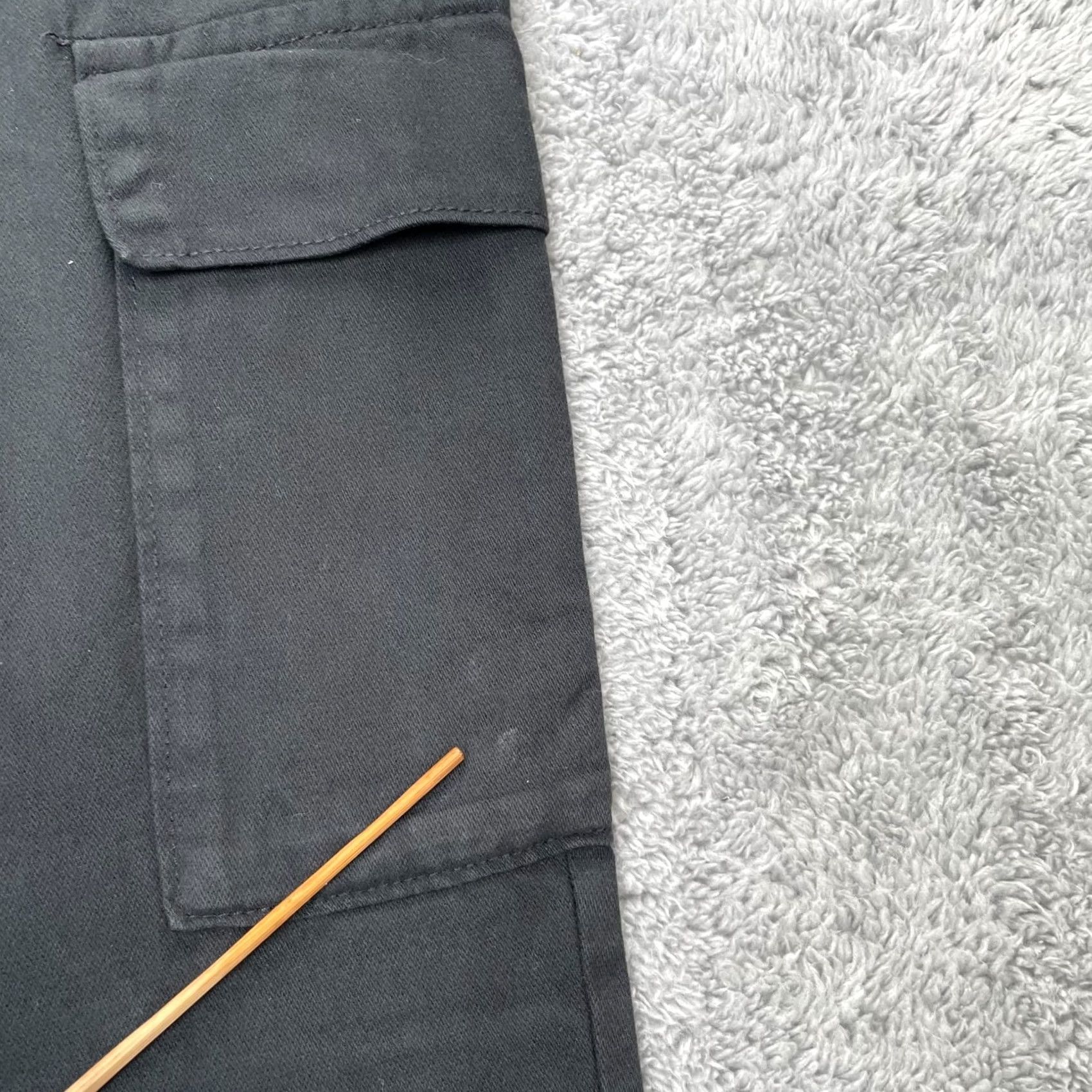 Gap Gap Mens Medium Black Cargo Straight Leg Elastic Waist Classic Casual Pants Size US 31 - 4 Thumbnail