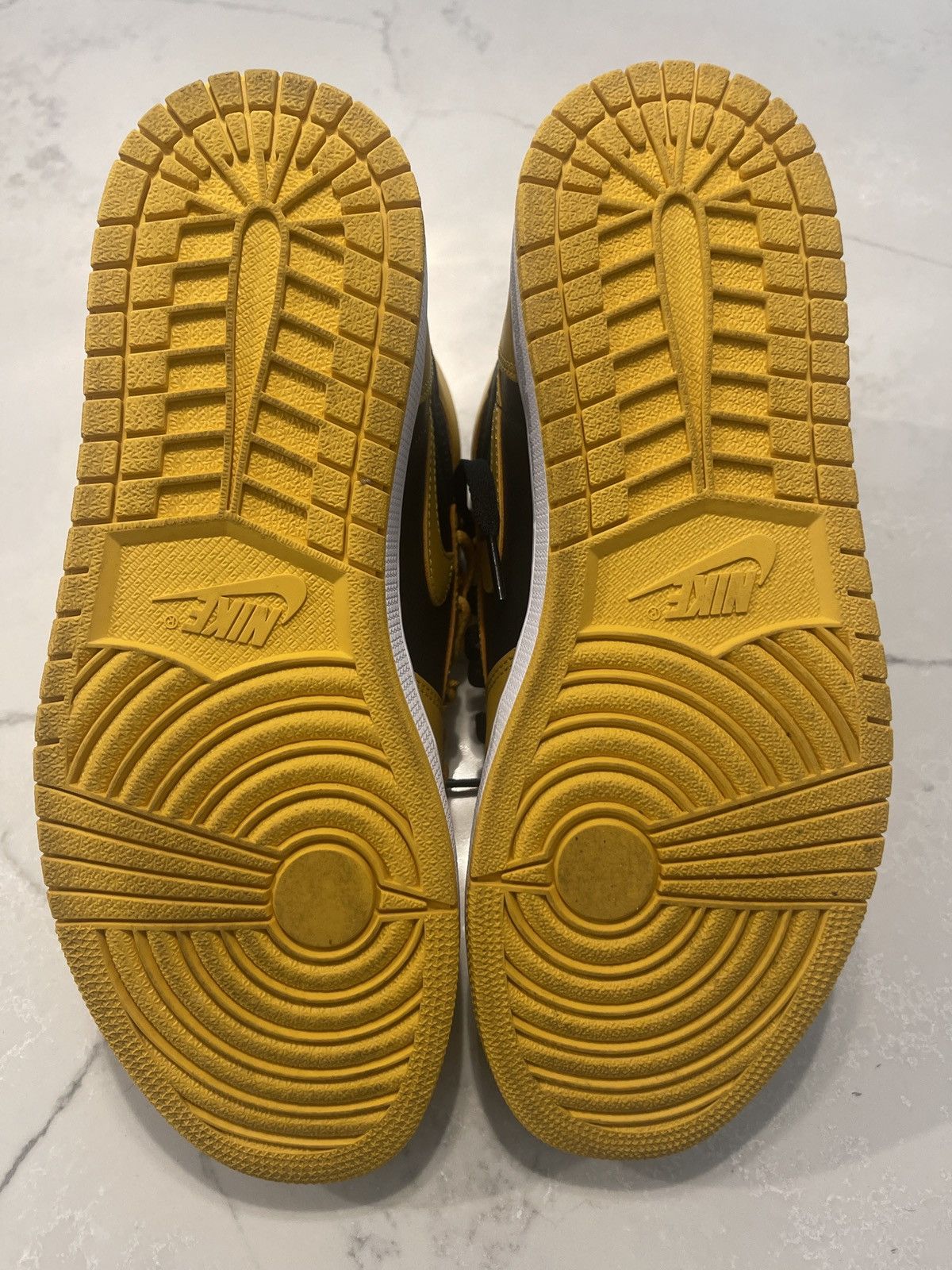 Jordan Brand × Nike Jordan 1 Retro Pollen Size US 10 / EU 43 - 8 Thumbnail