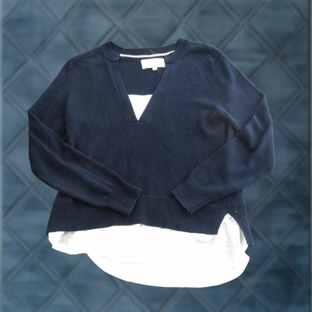 Brochu Walker VINTAGE Brochu Walker Sweater Shirt Hem Pullover Knit Navy Womens Small V-Neck Pullover Knit with Layered Shirt Tail Hem (Sweater) Size S / US 4 / IT 40 - 1 Thumbnail