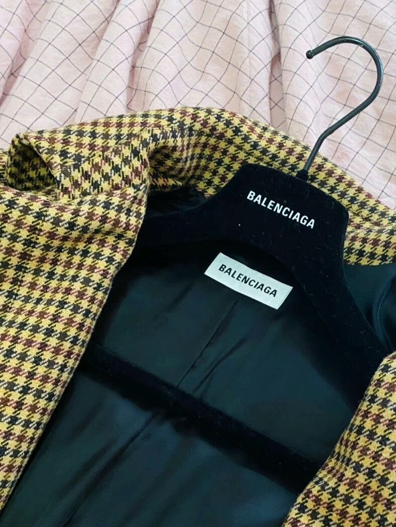 Balenciaga oversized checked wool coat by balenciaga Size US M / EU 48-50 / 2 - 5 Thumbnail