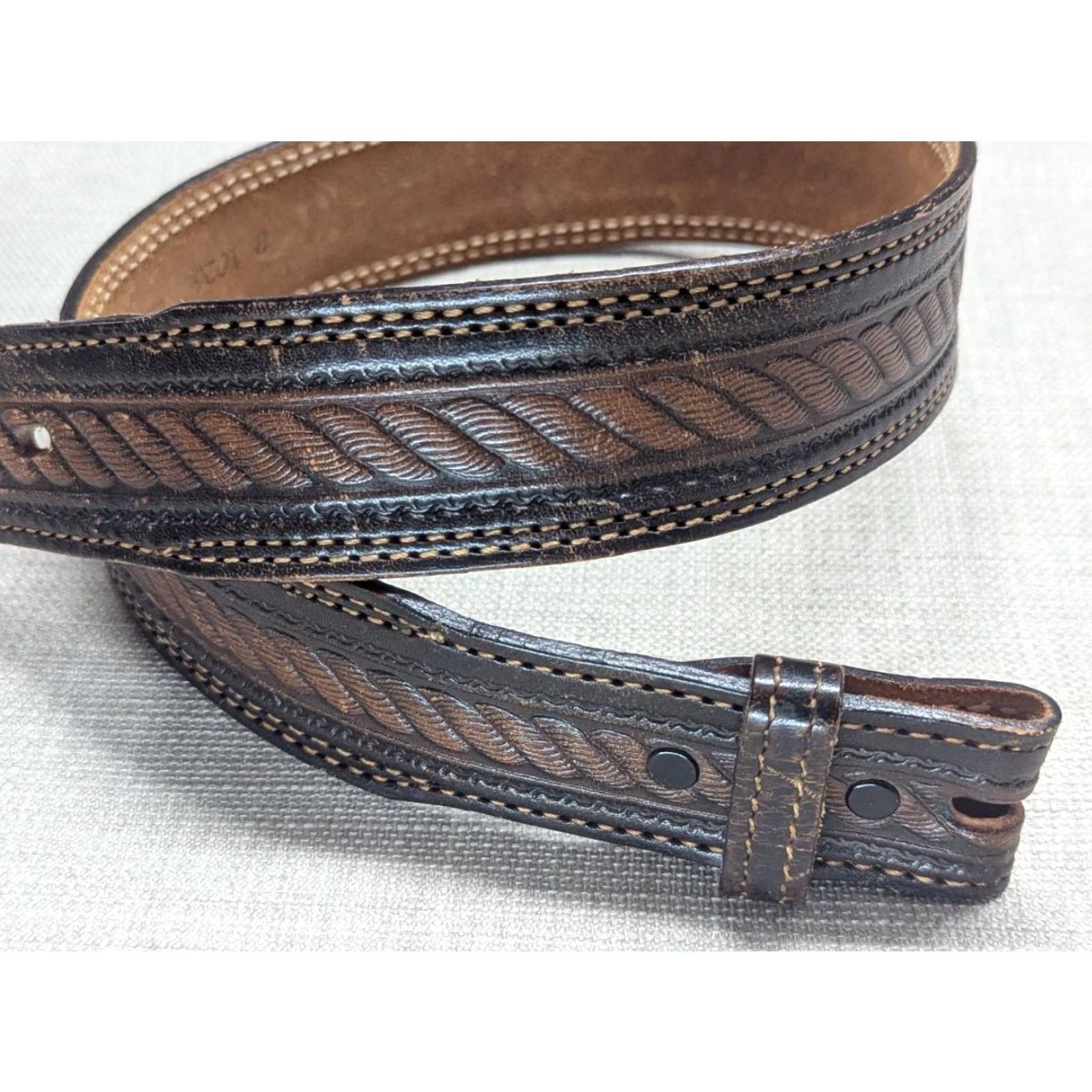 Vintage VINTAGE USA MADE TOOLED BUCKLE BELT Cowhide Brown 30 Western Belt Mens 1-3/4" 36" Total Length 29-33" 30/31 Decade 80s? Size 30 - 2 Thumbnail