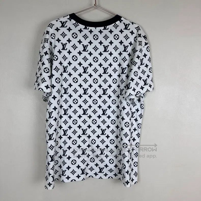Louis Vuitton Louis Vuitton Black and white printed T-shirt Size US S / EU 44-46 / 1 - 2 Thumbnail