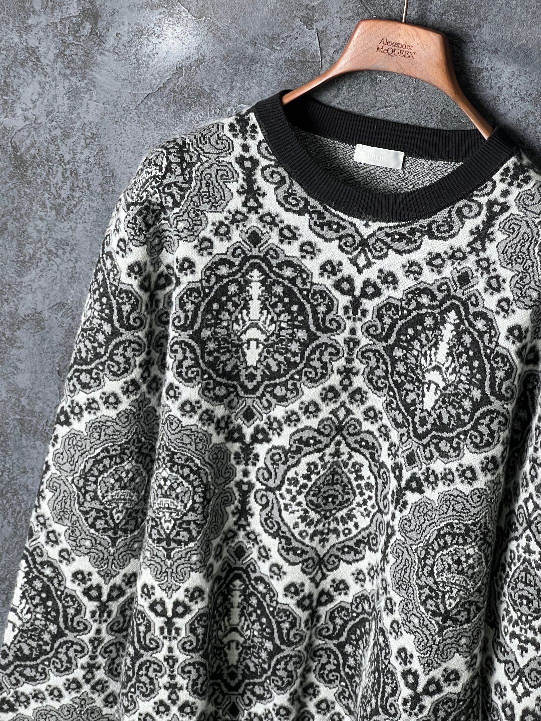 Dior black and white patterned pullover sweater Size US XL / EU 56 / 4 - 4 Thumbnail
