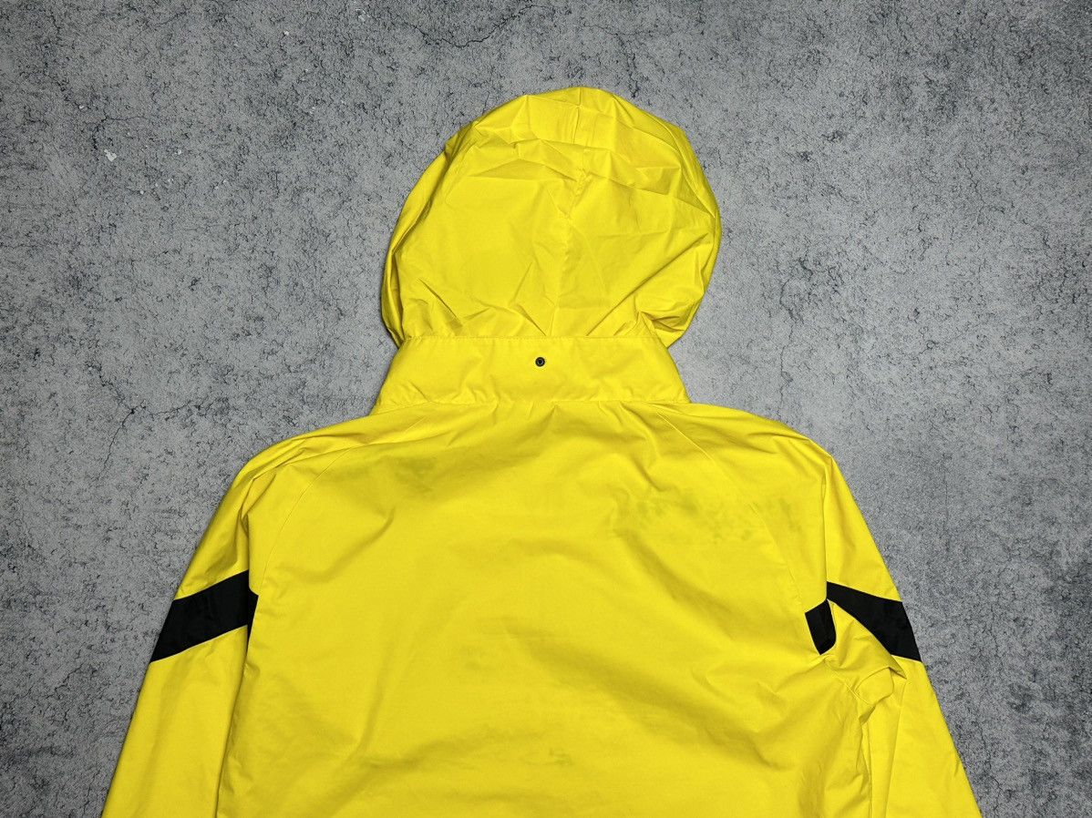 Puma Puma Borussia Dortmund Football Raincell Hooded Jacket Size US S / EU 44-46 / 1 - 11 Thumbnail