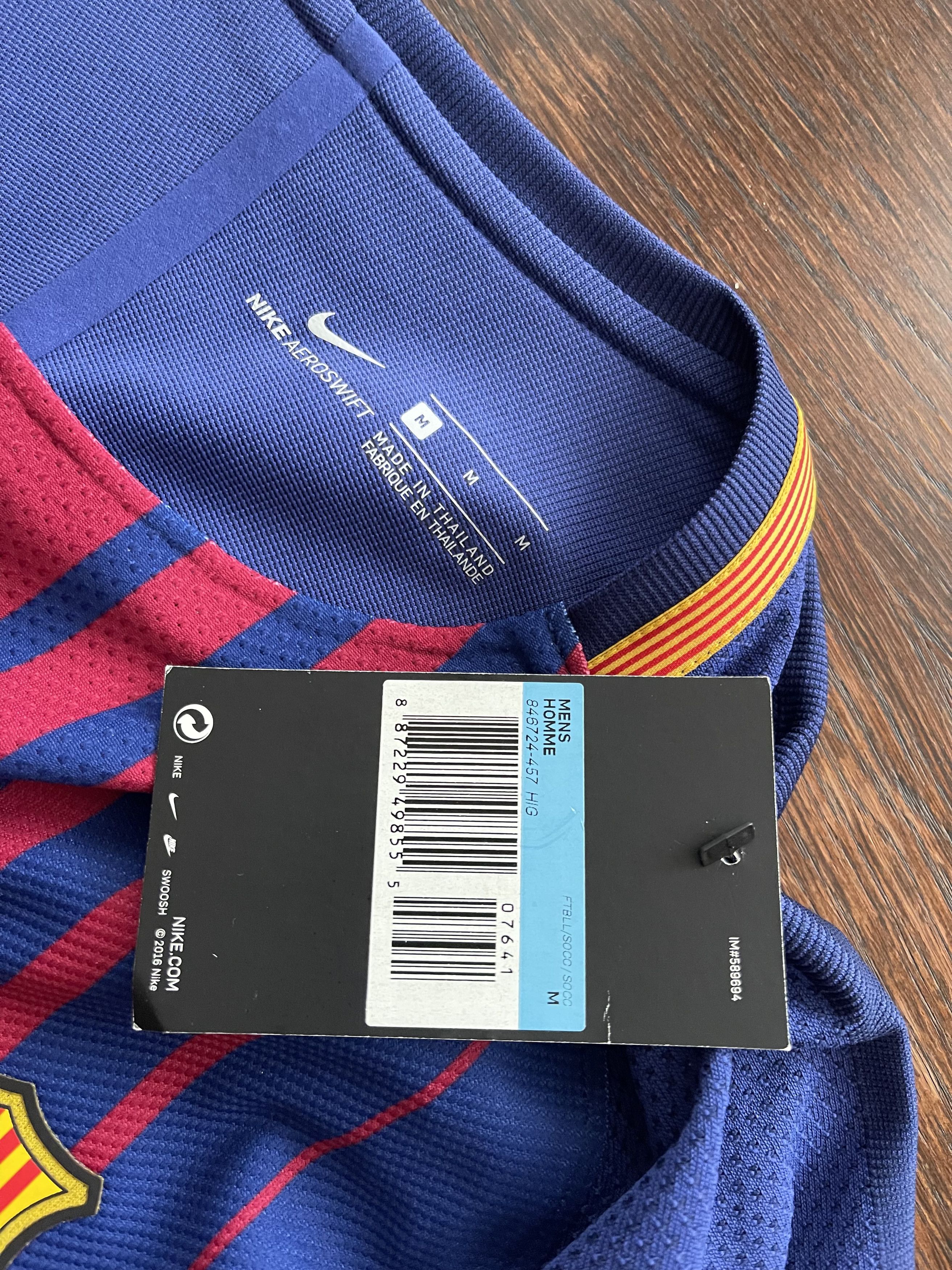 Nike FC Barcelona Nike Aeroswift Player Issue 2017-2018 BNWT Size US M / EU 48-50 / 2 - 6 Thumbnail