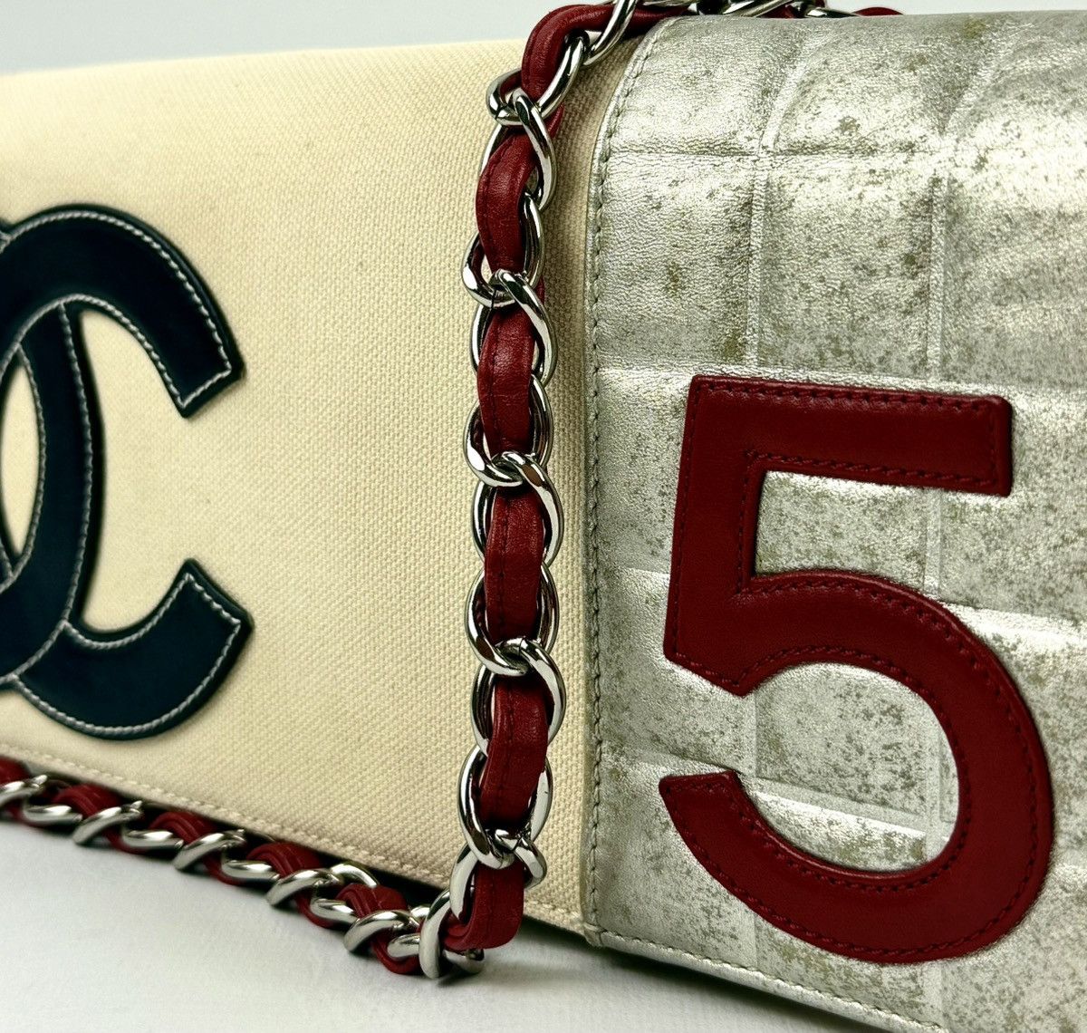 Chanel Chanel - 2002 - CC - No.5 - East - West - Chain Flap Size ONE SIZE - 4 Thumbnail