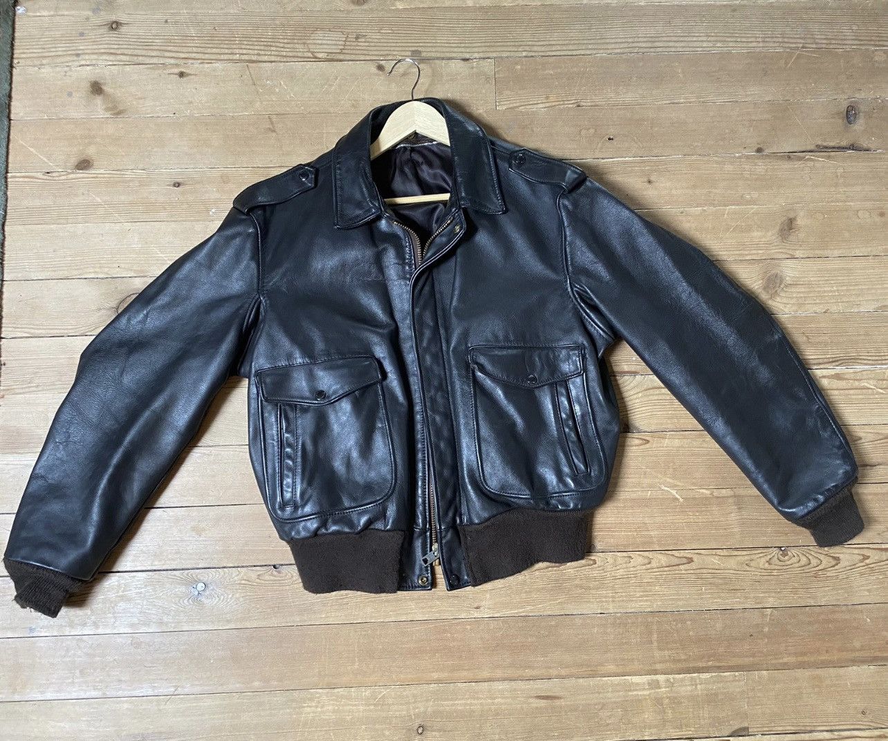 Schott A-2 Leather Flight Jacket (Vintage) Size US M / EU 48-50 / 2 - 1 Thumbnail