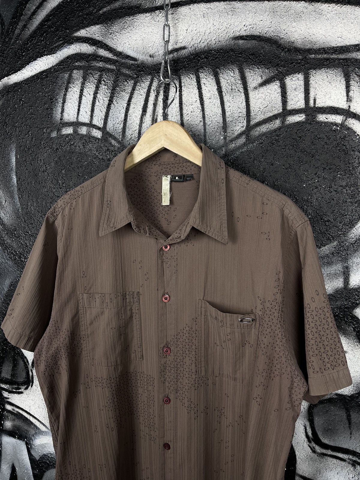 Oakley Oakley Vintage Metal Logo Monogram Short Sleeve Shirt Size L Size US L / EU 52-54 / 3 - 2 Thumbnail