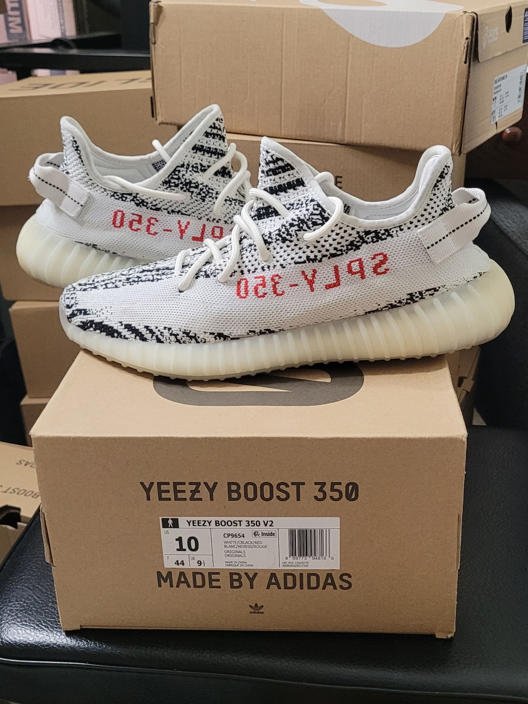 Yeezy Yeezy 350 Boost V2 Zebra Size US 10 / EU 43 - 1 Thumbnail