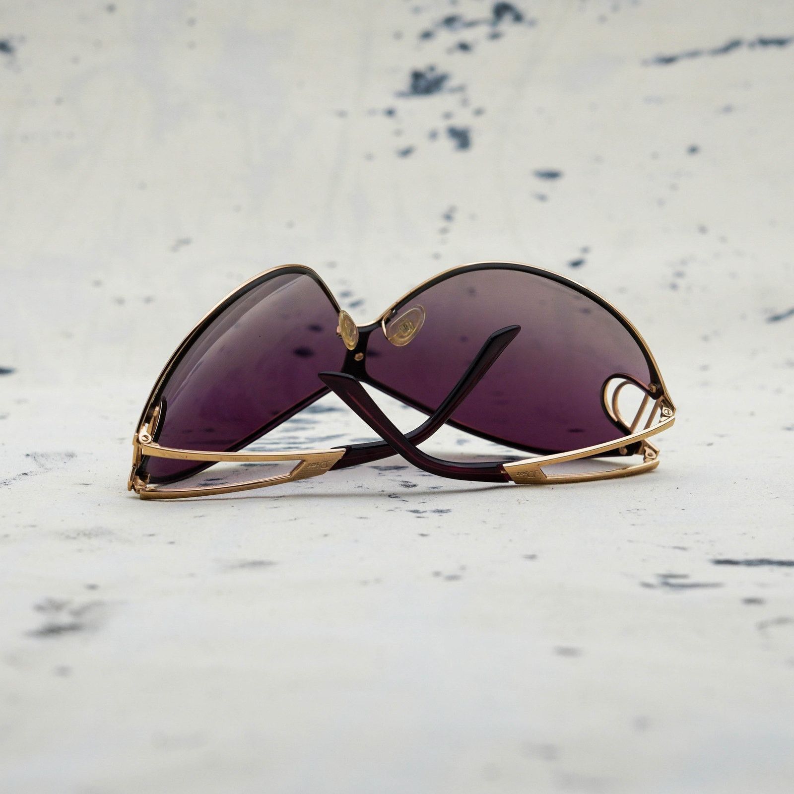 Dior Vintage dior gold logo purple gradient shield sunglasses Size ONE SIZE - 9 Thumbnail
