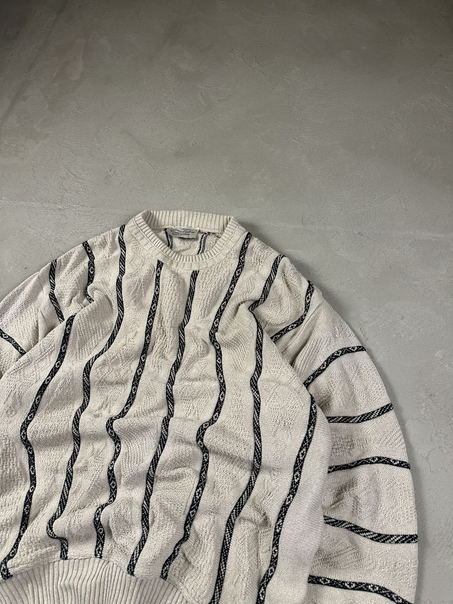 Vintage Vintage Cable Coogi Style Cotton Knit Boxy Sweater Size US L / EU 52-54 / 3 - 7 Thumbnail