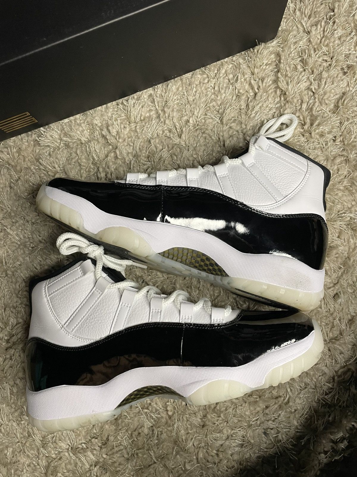 Jordan Brand Jordan 11 Gratitude Size US 10.5 / EU 43-44 - 3 Thumbnail