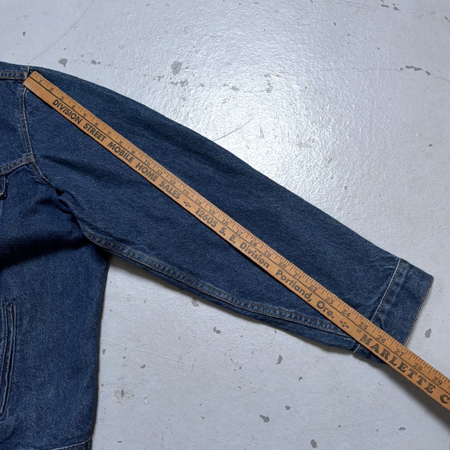 Levi's VINTAGE Levi’s 71506-0216 Denim Blue Trucker Jacket Shirt Unisex Adults 52 L USA 90s 80s Heritage Workwear Biker 52 L Mens Womens Girls Boys Size US L / EU 52-54 / 3 - 6 Thumbnail