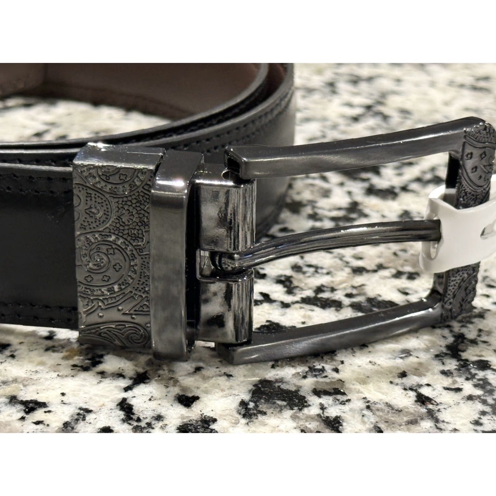 Robert Graham Robert Graham Belt Adult 38 Black/Brown Reversible Leather Dress Belt Barolo Paisley Mens Size 38 - 2 Thumbnail