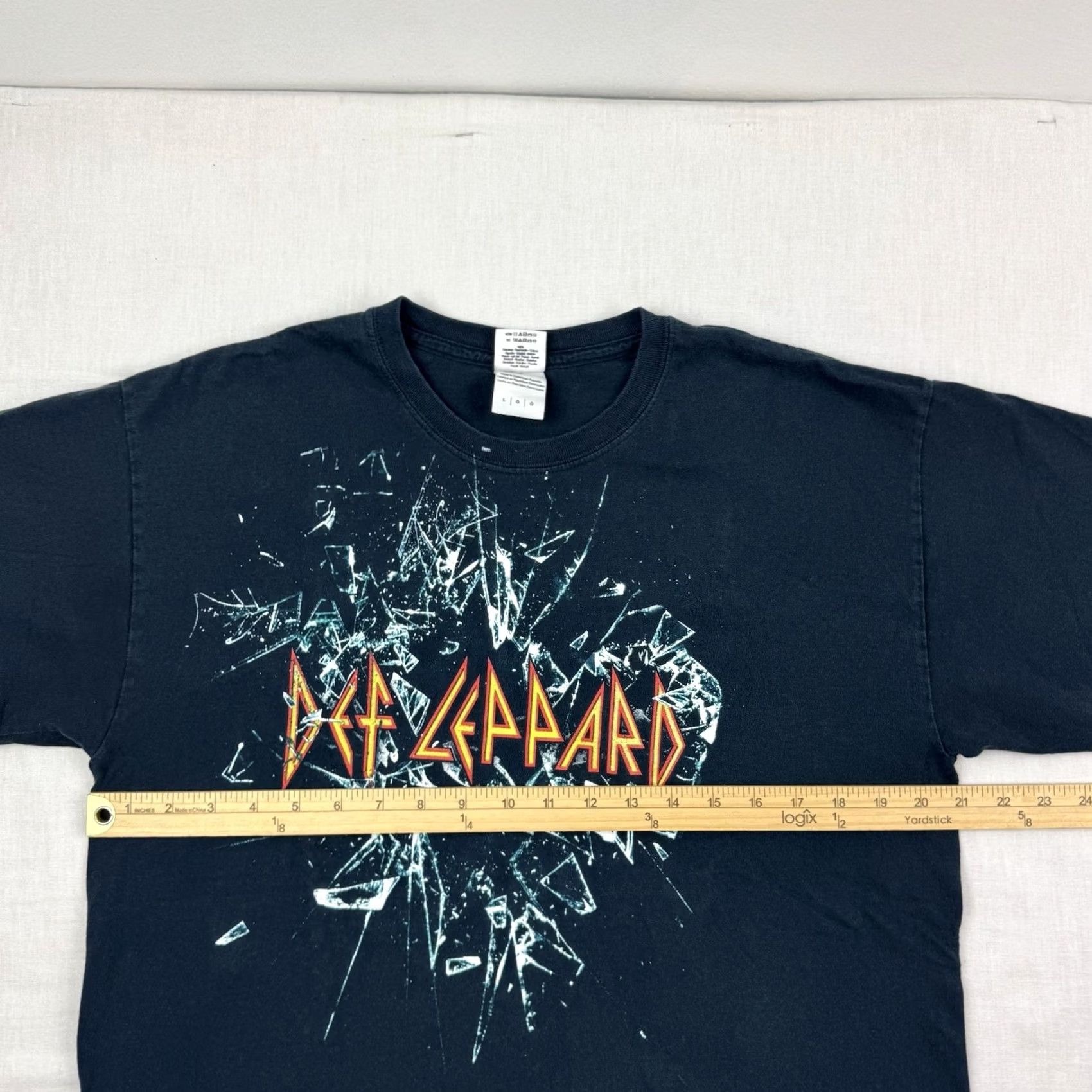 Gildan Def Leppard Tour T Shirt Rock Band Tee Adult Large Black Cotton Gildan Metal Music Shirt 90s (if applicable) Mens Size US L / EU 52-54 / 3 - 7 Thumbnail