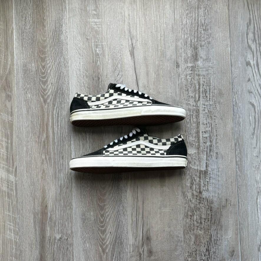 Vans VANS • Classic "Checkerboard Old Skool" (12M) Size US 12 / EU 45 - 1 Thumbnail