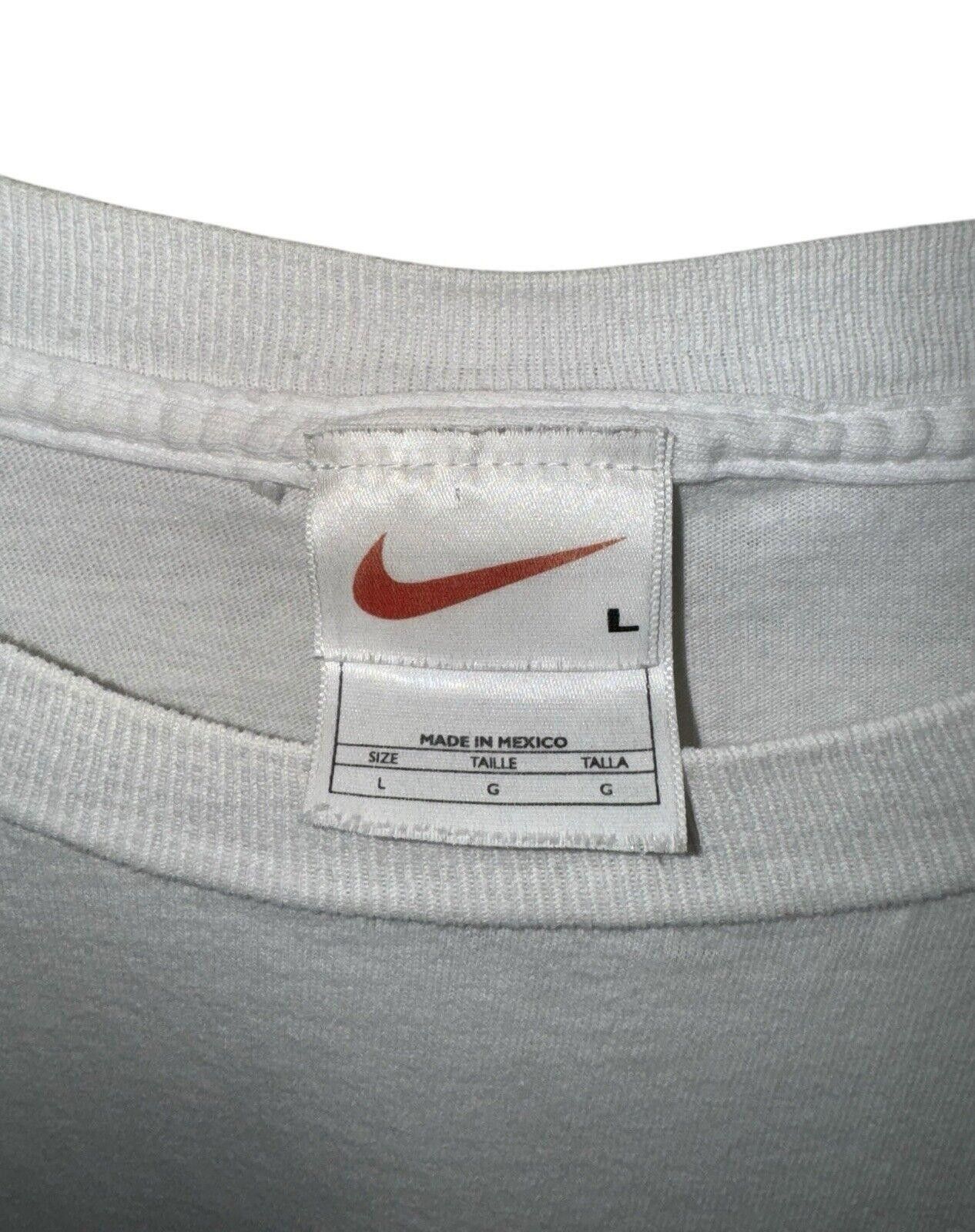 Nike Vintge Nike 90s Spellout Athletics White Red Shirt Sz L RARE Size US L / EU 52-54 / 3 - 7 Thumbnail