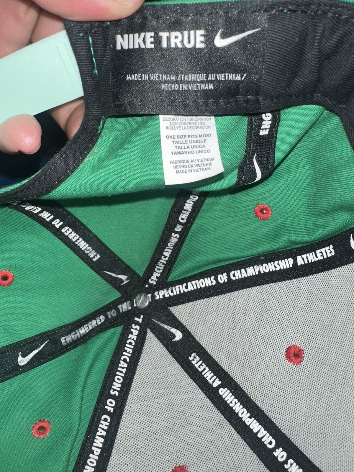 Nike Nike Lebron Christmas 2014 King James snapback Size ONE SIZE - 5 Thumbnail