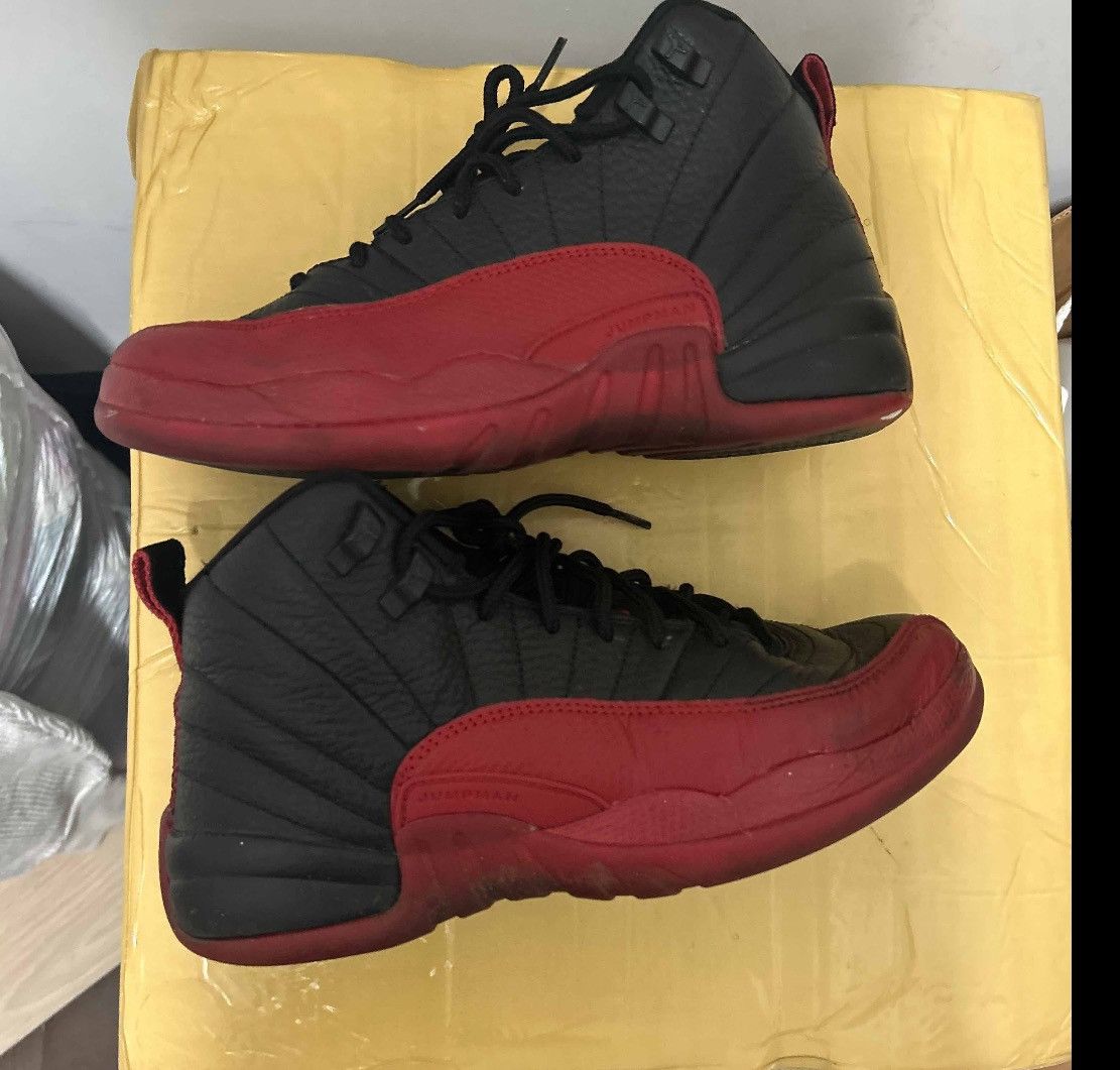 Jordan Brand Jordan 12 Flu game Gs Size 7 Size US 7 / EU 40 - 1 Thumbnail