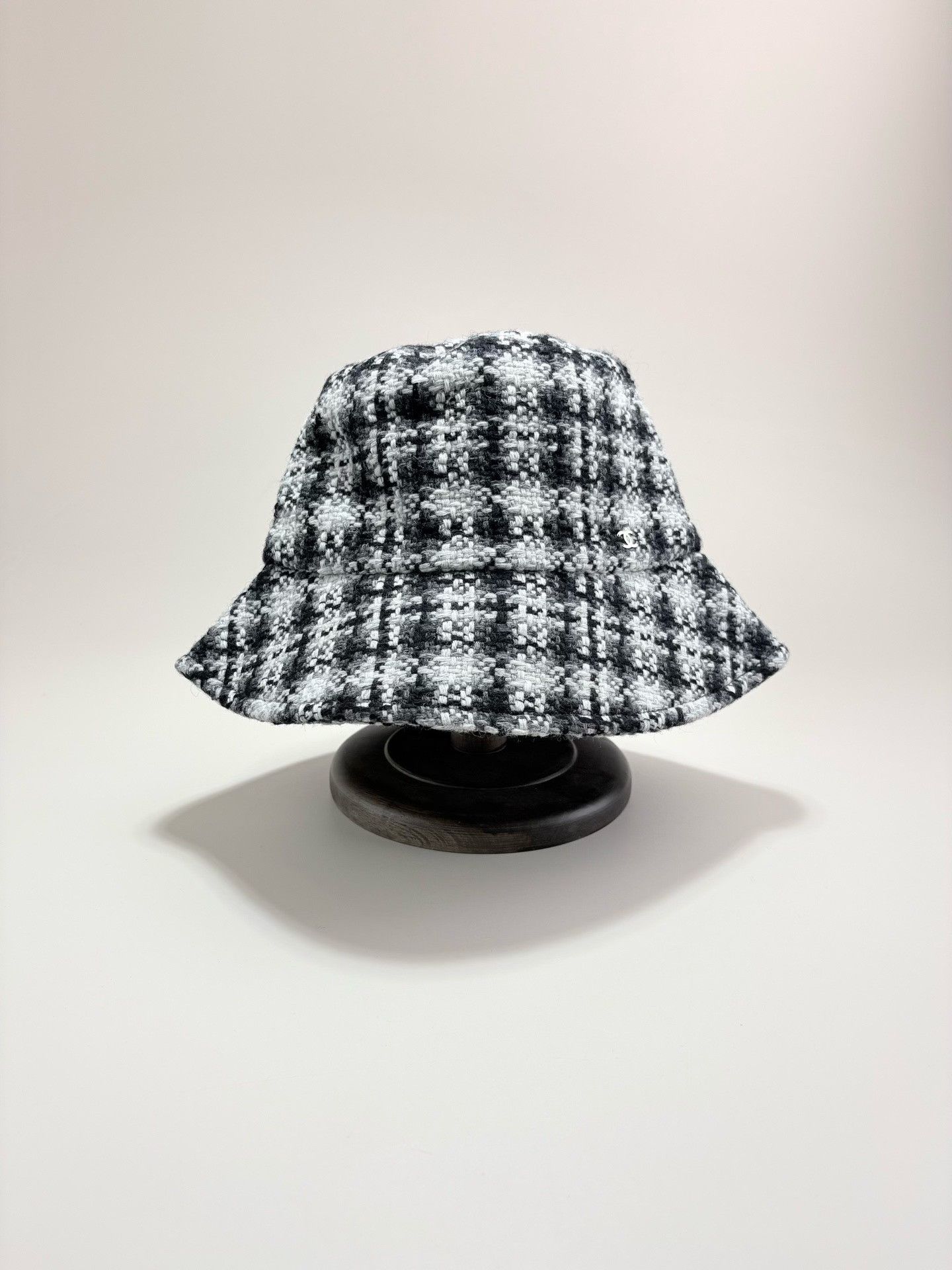 Chanel Chanel Tweed Black White Bucket Hat Size ONE SIZE - 1 Thumbnail