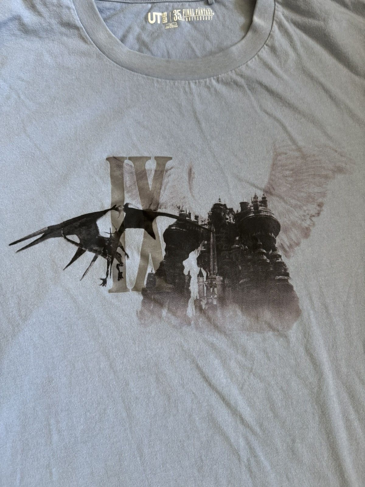 Uniqlo Uniqlo Final Fantasy 35th Anniversary Tee Size US XL / EU 56 / 4 - 2 Thumbnail
