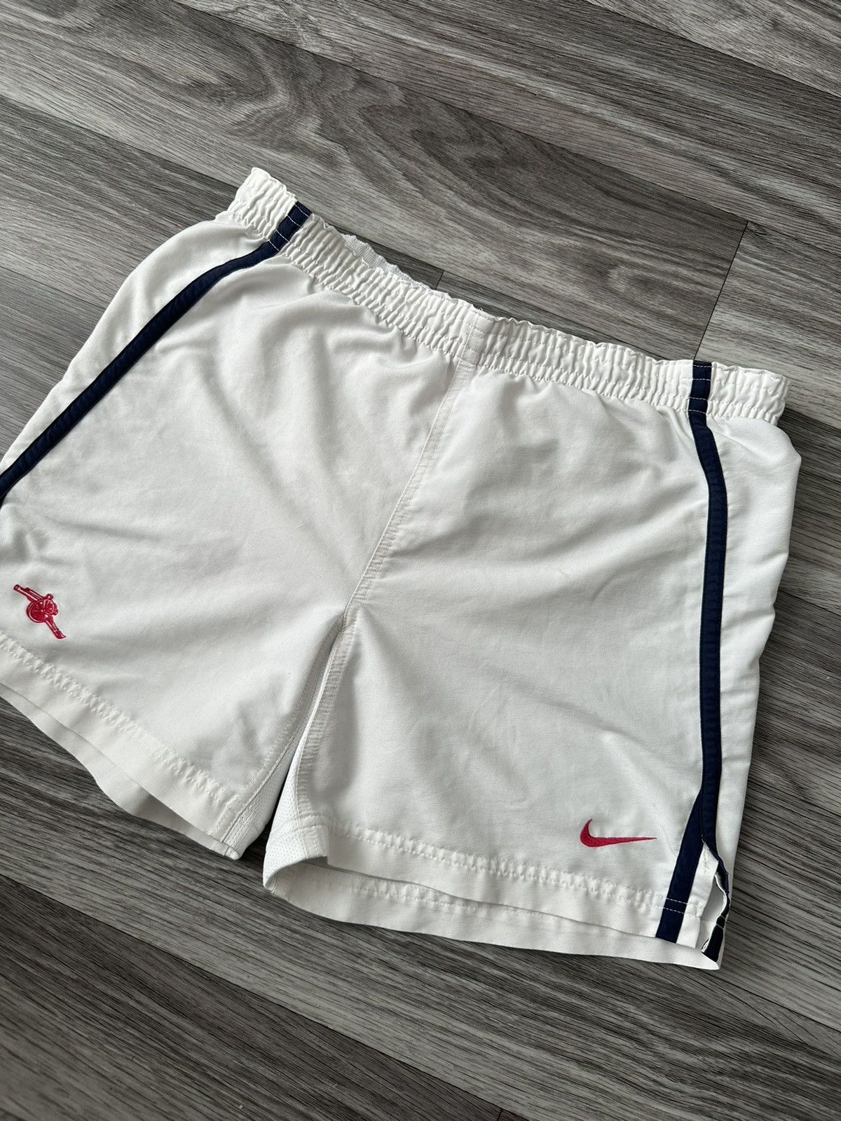 Nike Nike Arsenal 1998/2000 Vintage y2k white shorts Size US 30 / EU 46 - 2 Thumbnail