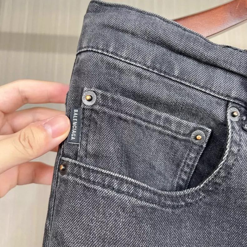 Balenciaga Balenciaga size 33 Black and Grey Washed Letter Jeans Size 32" / US 10 / IT 46 - 4 Thumbnail