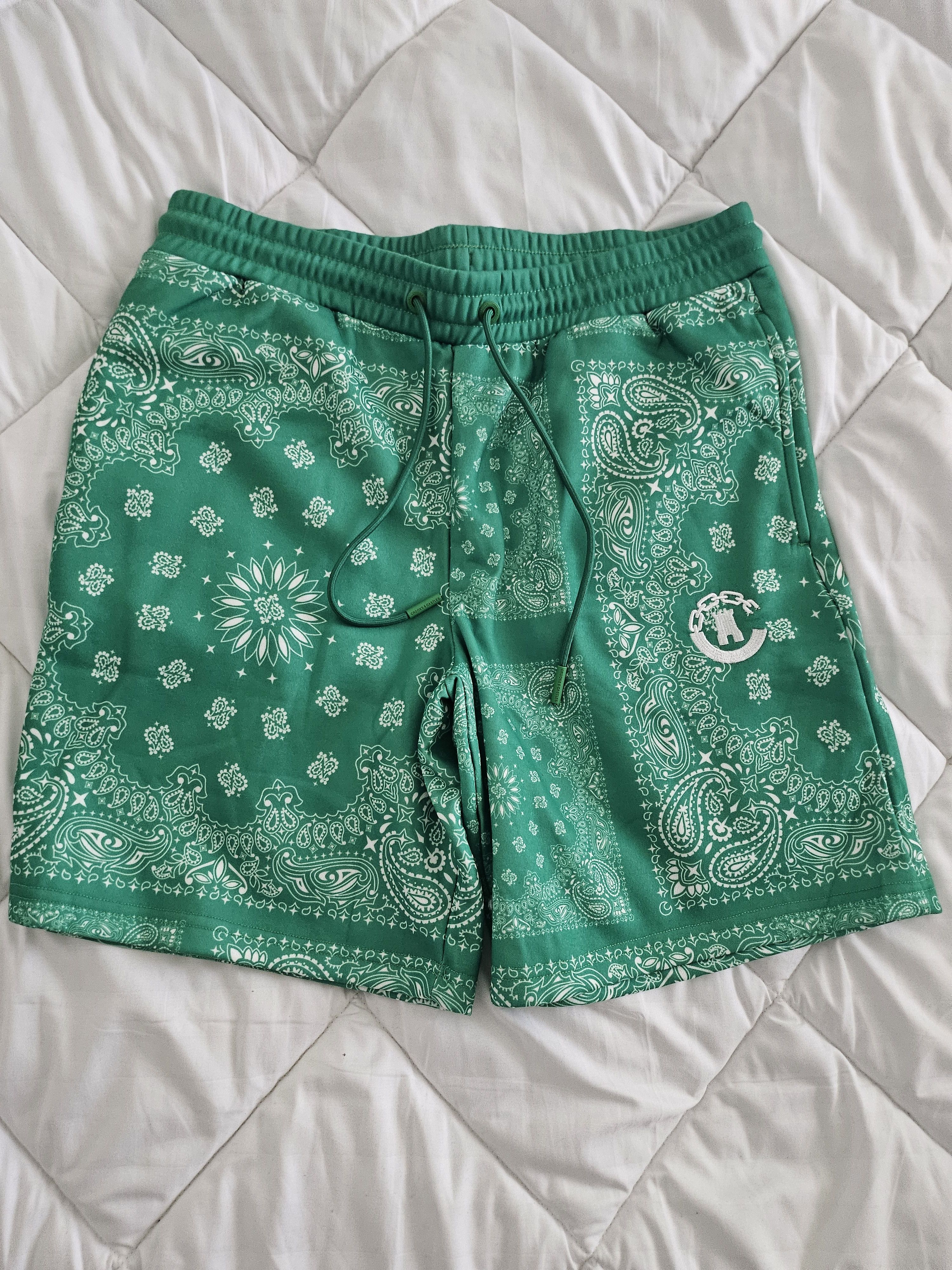 Crooks & Castles Crooks and castle green bandana print shorts Size US 36 / EU 52 - 1 Thumbnail