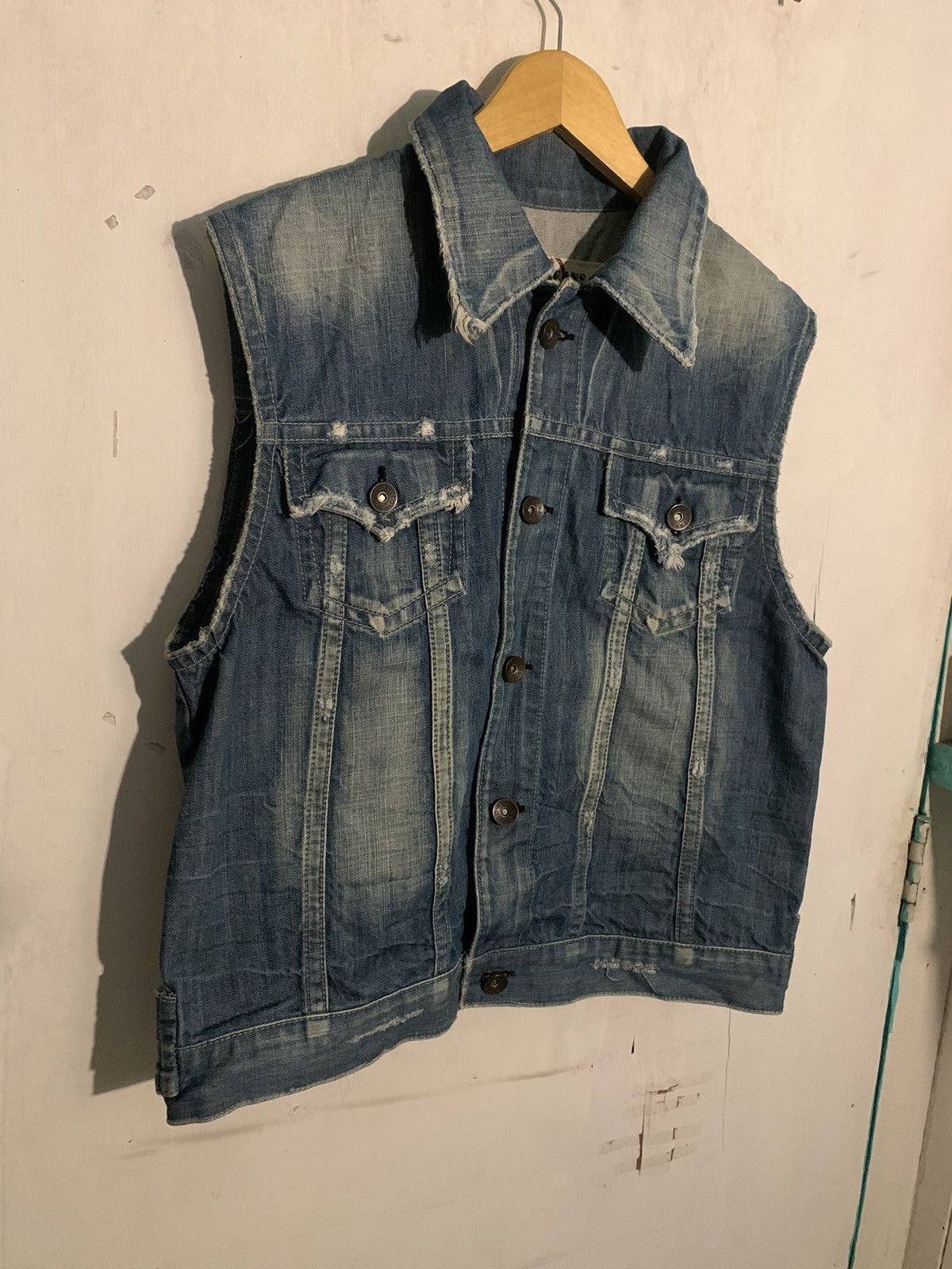 Japanese Brand Distressed denim vest LGB styel Size US L / EU 52-54 / 3 - 2 Thumbnail