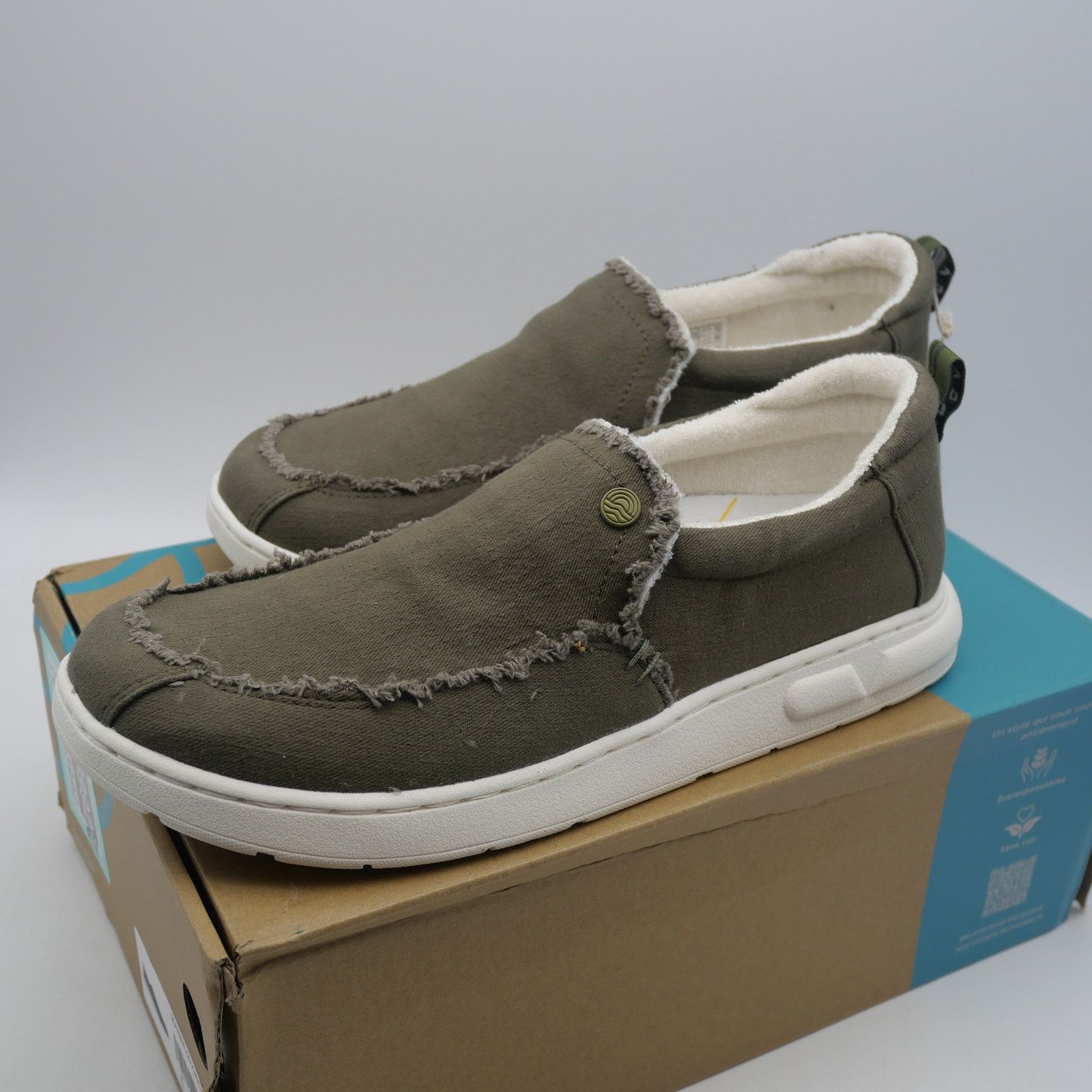 Vionic NEW Vionic Men's 8.5 Seaview Olive Canvas Shoes Slip-On Size US 8.5 / EU 41-42 - 1 Thumbnail