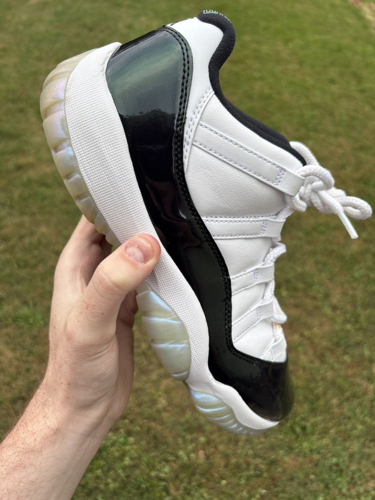 Air Jordan 11 Retro Low Emerald 2018 Size