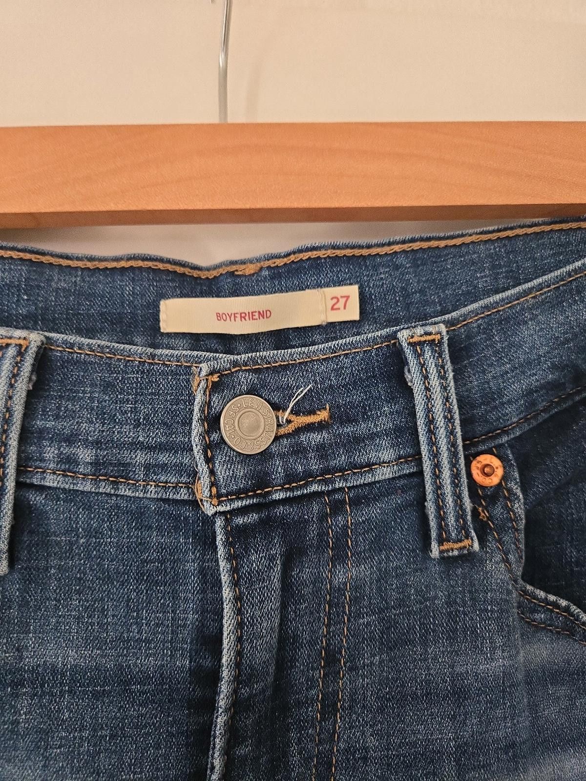 Levi's Levi's Cropped Boyfriend Distressed Jeans Size 27 Size 27" / US 4 / IT 40 - 4 Thumbnail