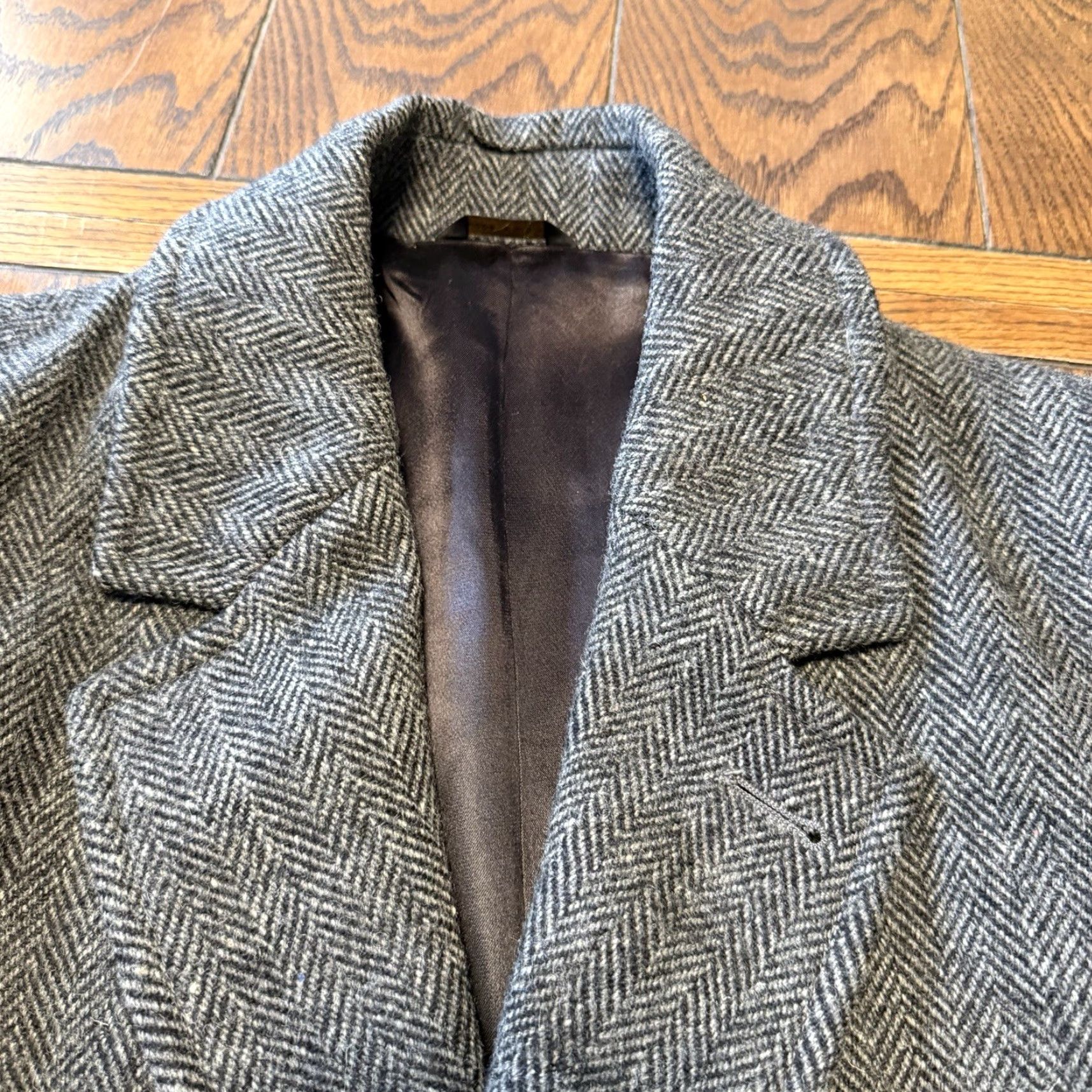 London Fog VINTAGE London Fog Overcoat Men 42L Tweed Herringbone Wool Heavy Academia Trench USA Coat Long 80s 90s College Preppy Wool Black Gray Mens Size US S / EU 44-46 / 1 - 5 Thumbnail