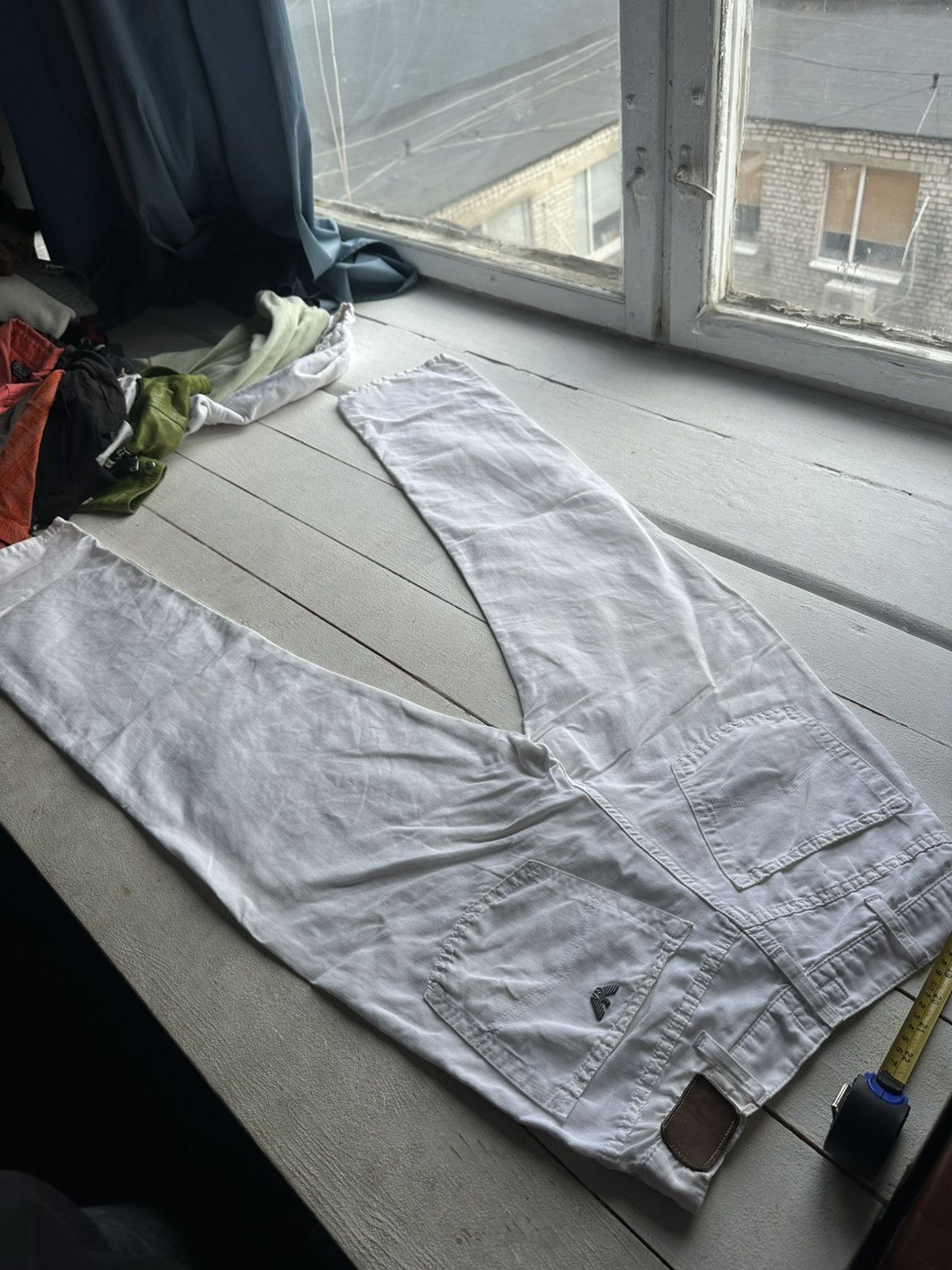 Giorgio Armani VNTG 🚨 BAGGY ARMANI JEANS LUXURY WHITE WITH LOGO PANTS Size US 31 - 10 Thumbnail