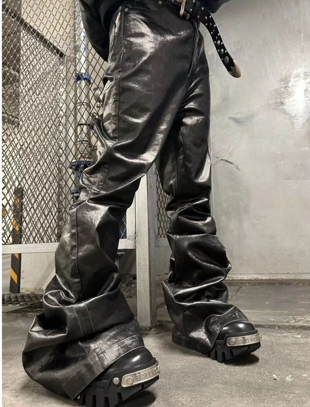 Japanese Brand × Jean Black-coated Glossy Patent Leather Size US 32 / EU 48 - 1 Thumbnail