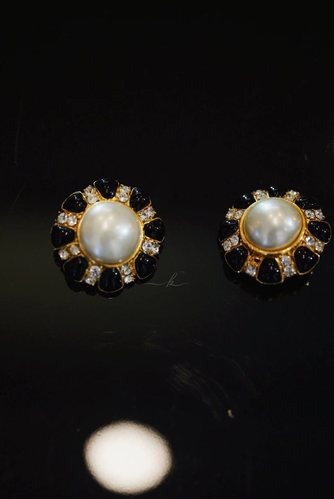 Chanel Chanel Vtg Black Glass Pearl Crystal Clip Earrings Size ONE SIZE - 4 Thumbnail