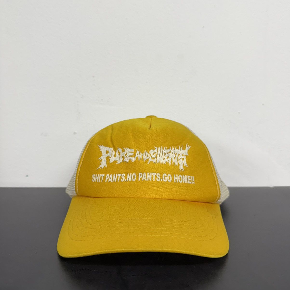 Vintage Vintage Puke and Sweats Humour Trucker Cap Size ONE SIZE - 1 Thumbnail
