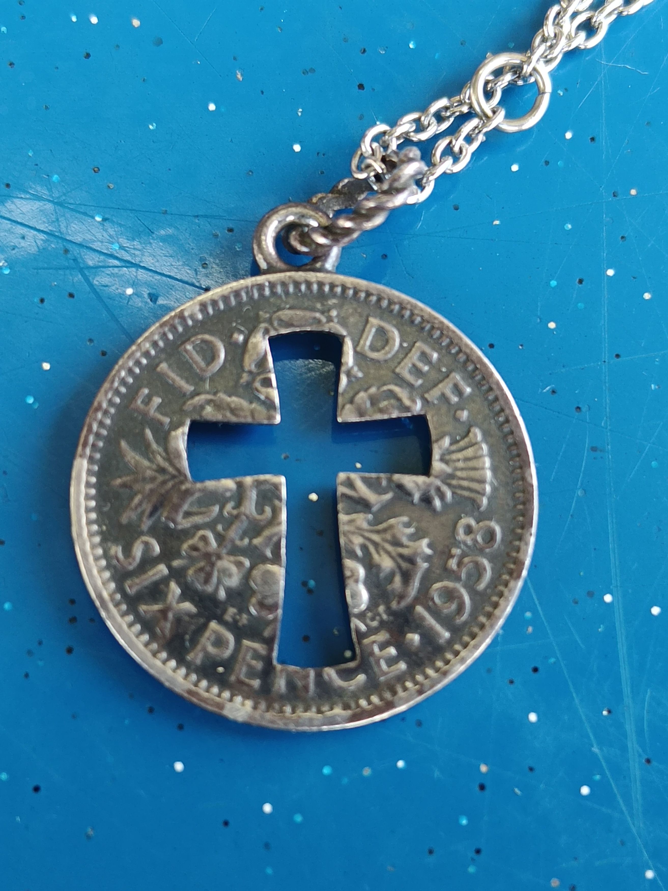 Designer × Other British six Pence Coin with Cross Necklace Size ONE SIZE - 2 Thumbnail