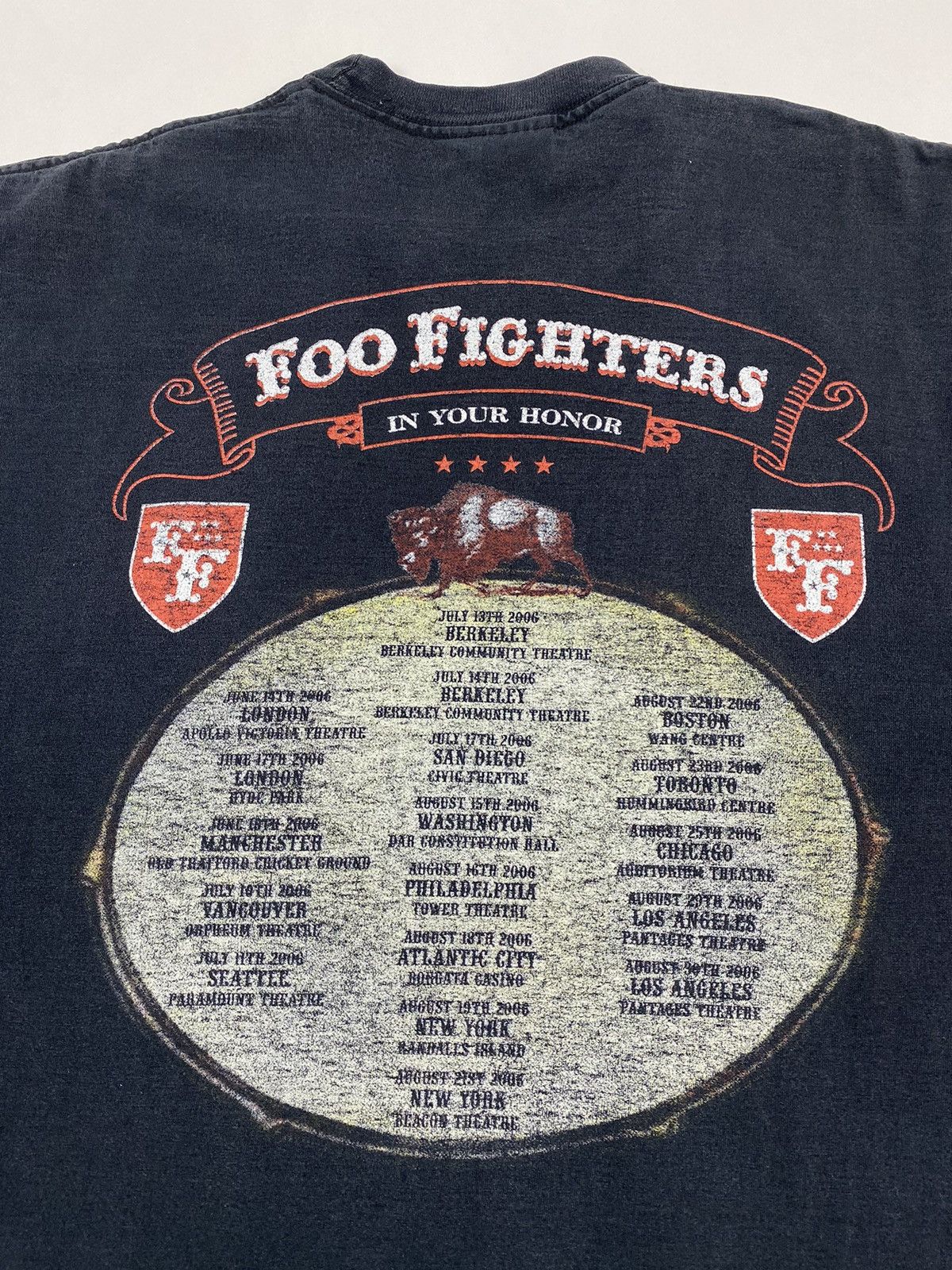 Band Tees Y2K Vintage Foo Fighters In Your Honor Tour Graphic Tee Size US L / EU 52-54 / 3 - 6 Thumbnail