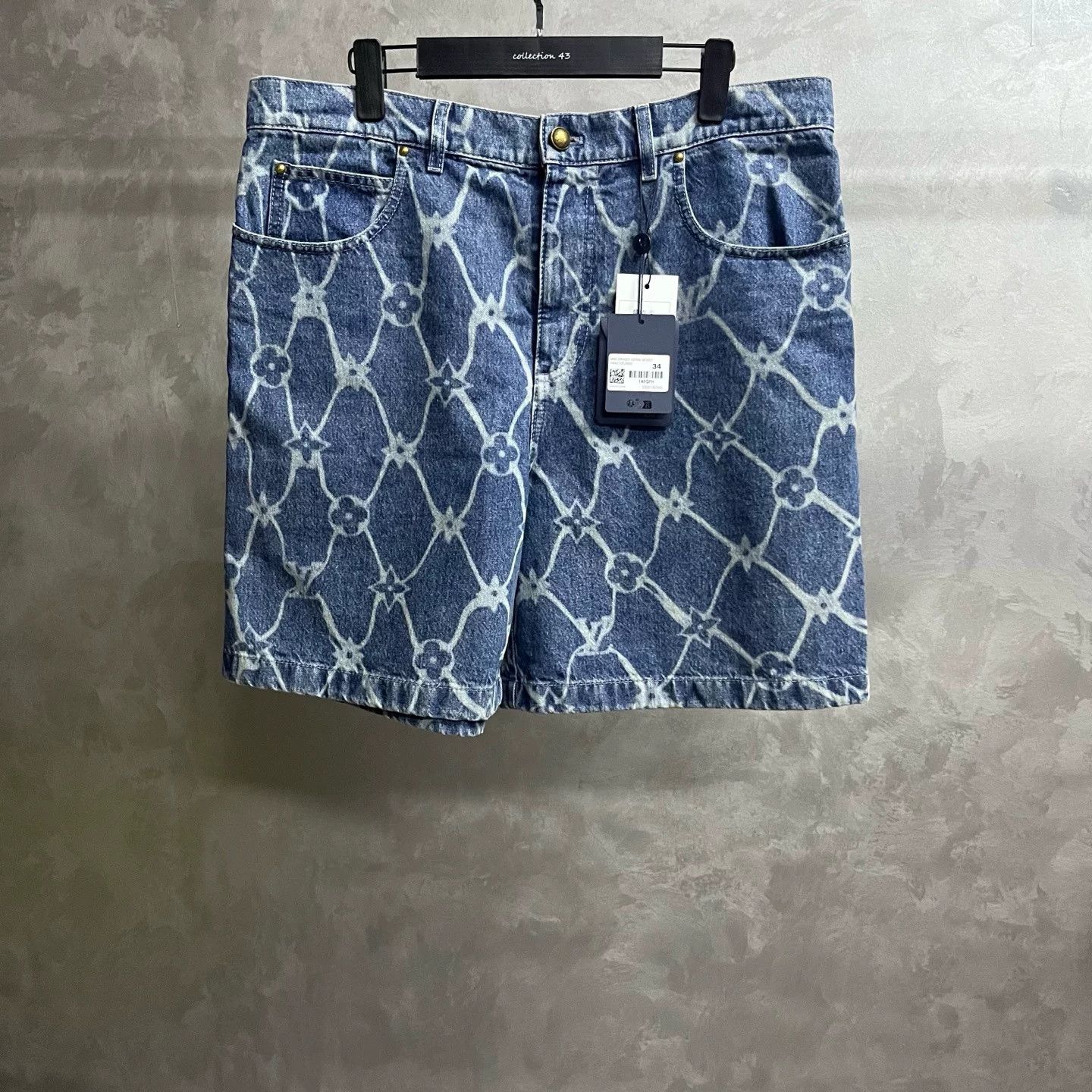 Louis Vuitton Louis Vuitton Blue Logo Denim Shorts Size US 34 / EU 50 - 1 Thumbnail