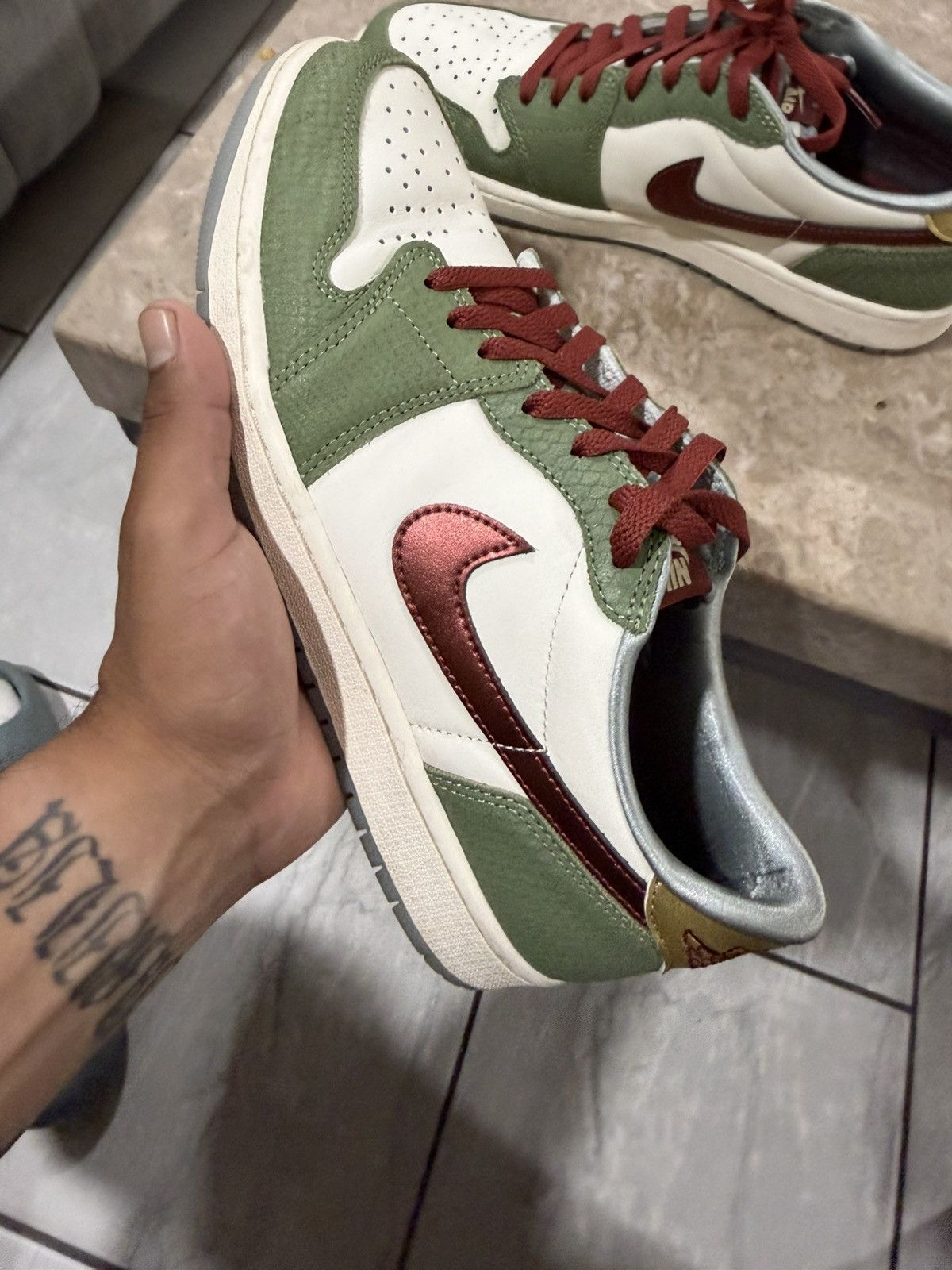 Jordan Brand Jordan 1 year of the dragon Size US 10.5 / EU 43-44 - 3 Thumbnail