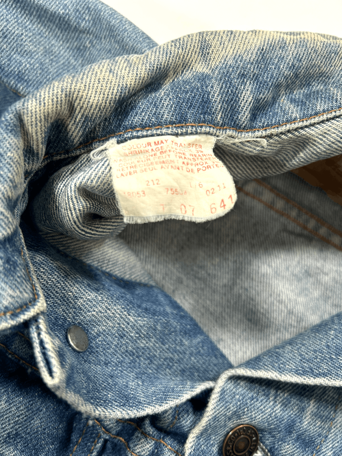 Levi's Vintage 90s Levi's Denim Medium Wash Button Up Jacket Size Size US L / EU 52-54 / 3 - 3 Thumbnail