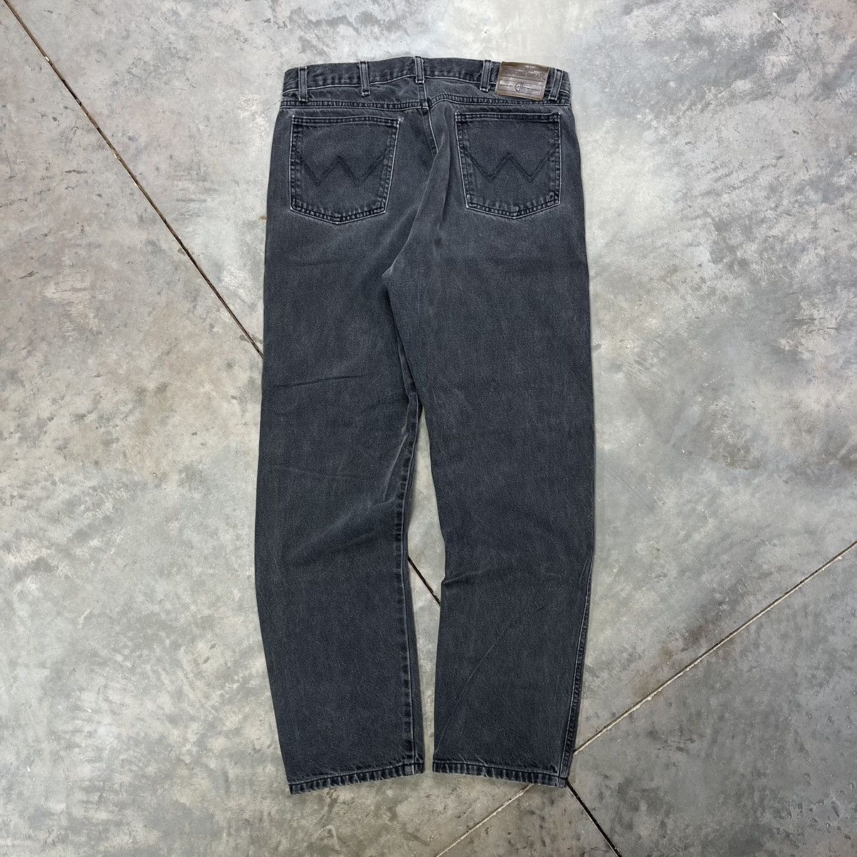 Vintage × Wrangler Vintage Wrangler Jeans Straight Leg Faded Black Denim 2000s Size US 34 / EU 50 - 1 Thumbnail
